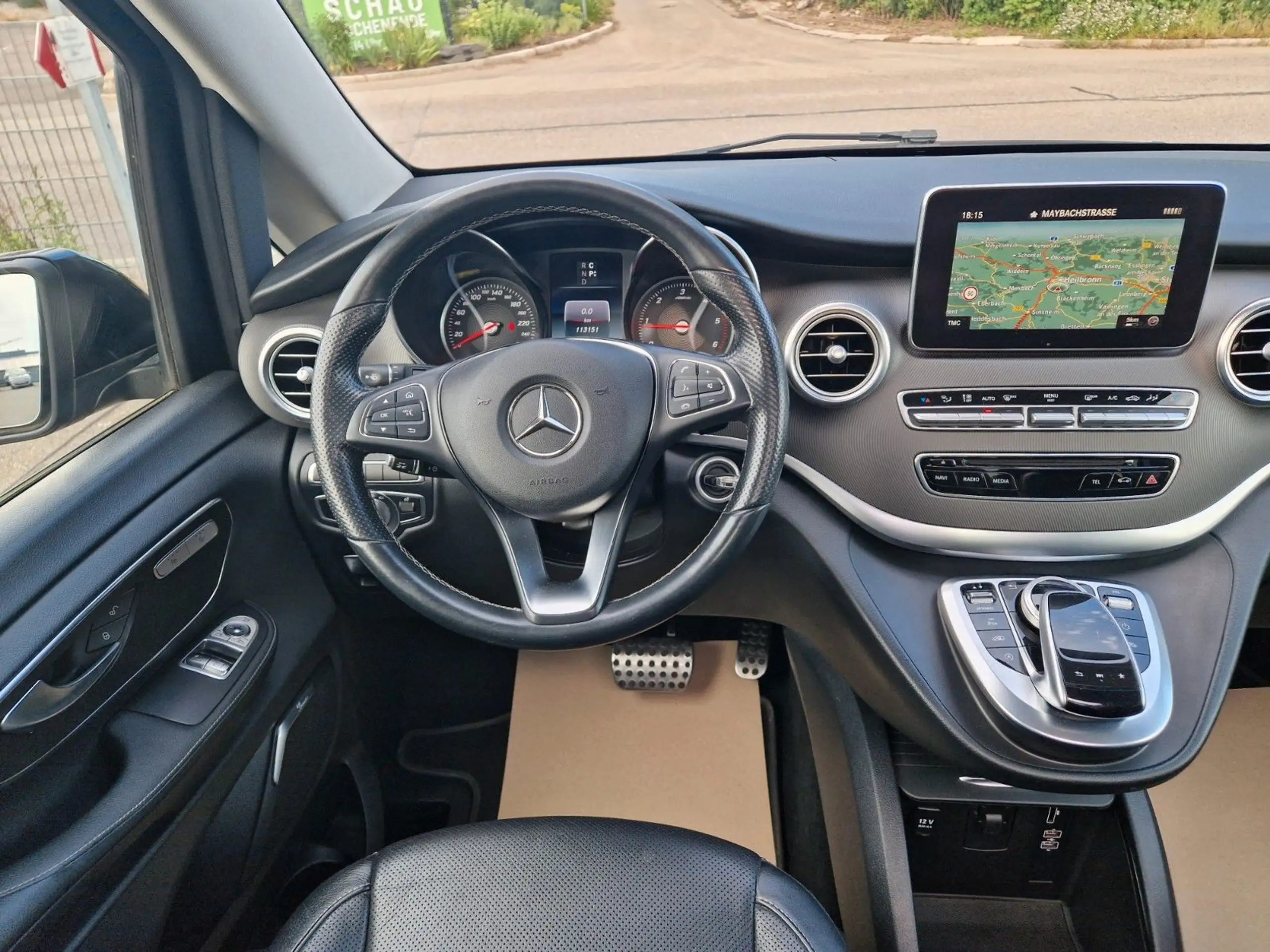 Mercedes-Benz - V 250