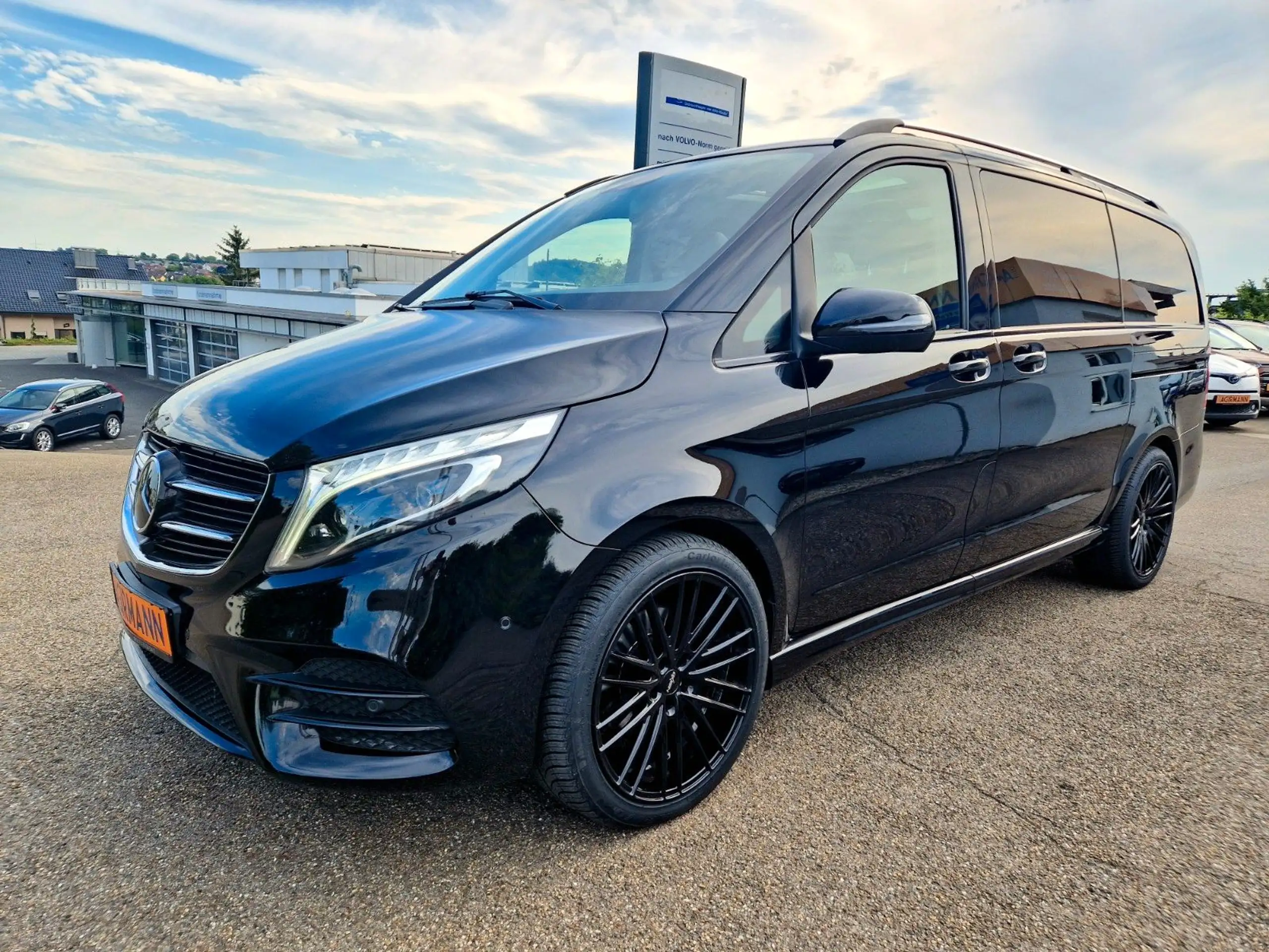 Mercedes-Benz - V 250