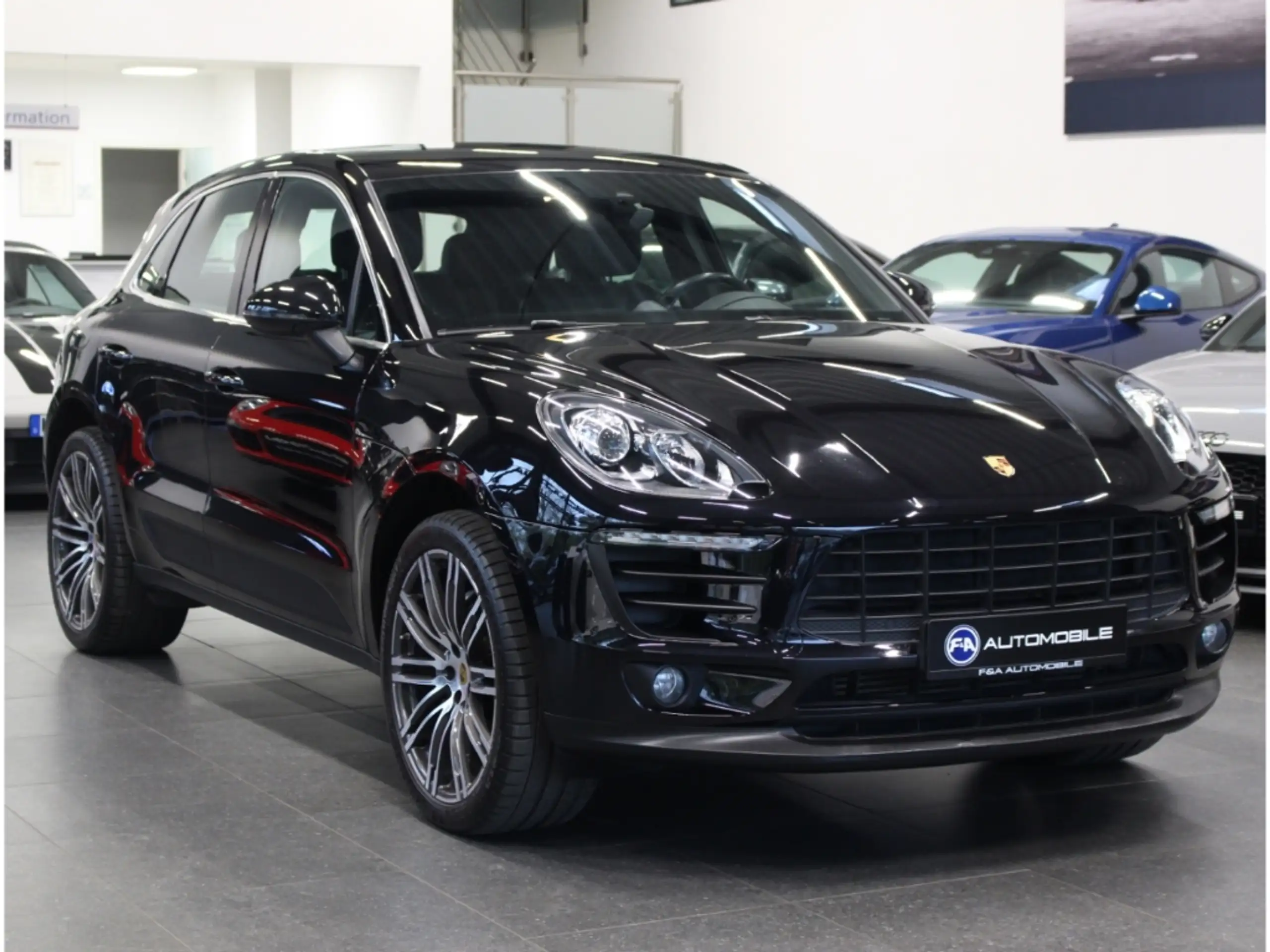 Porsche - Macan