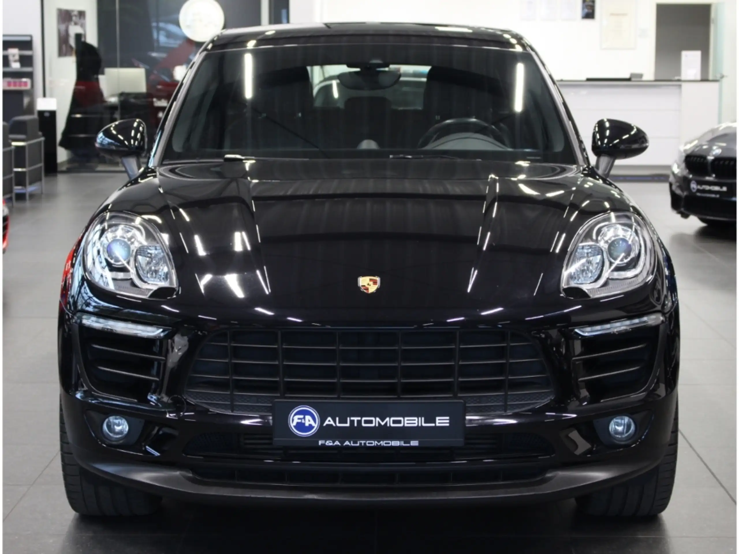 Porsche - Macan