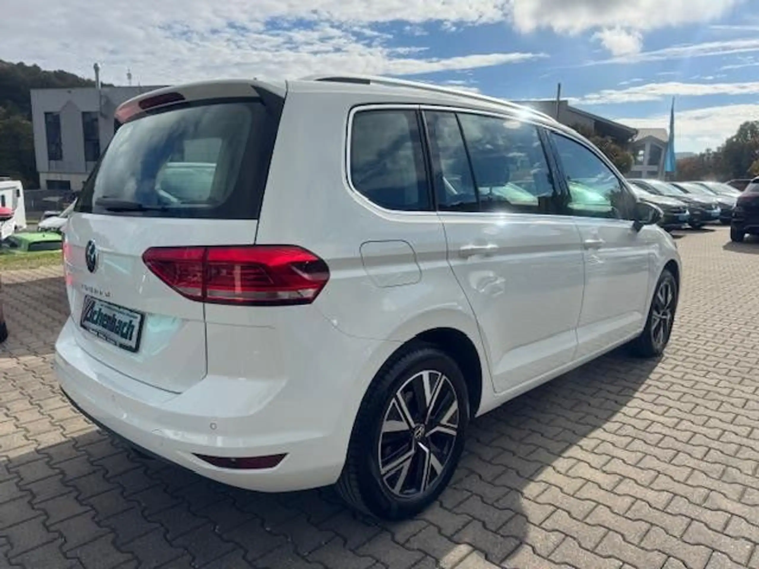 Volkswagen - Touran