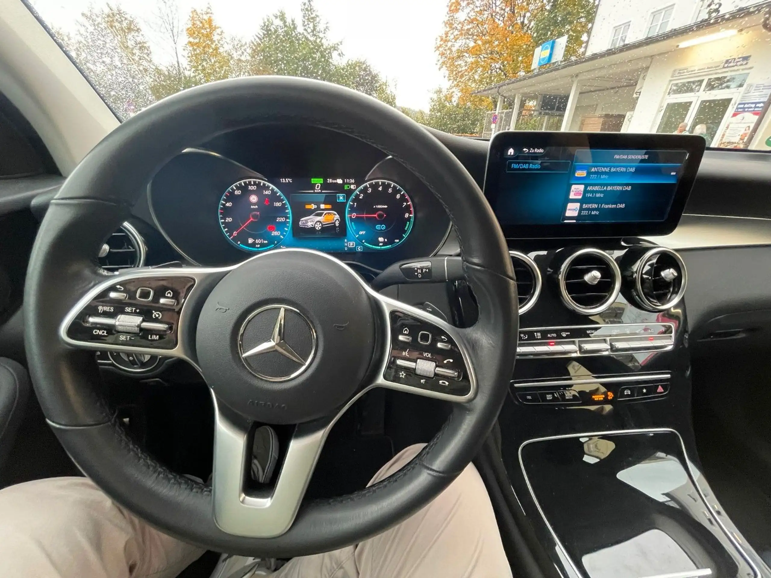 Mercedes-Benz - GLC 300