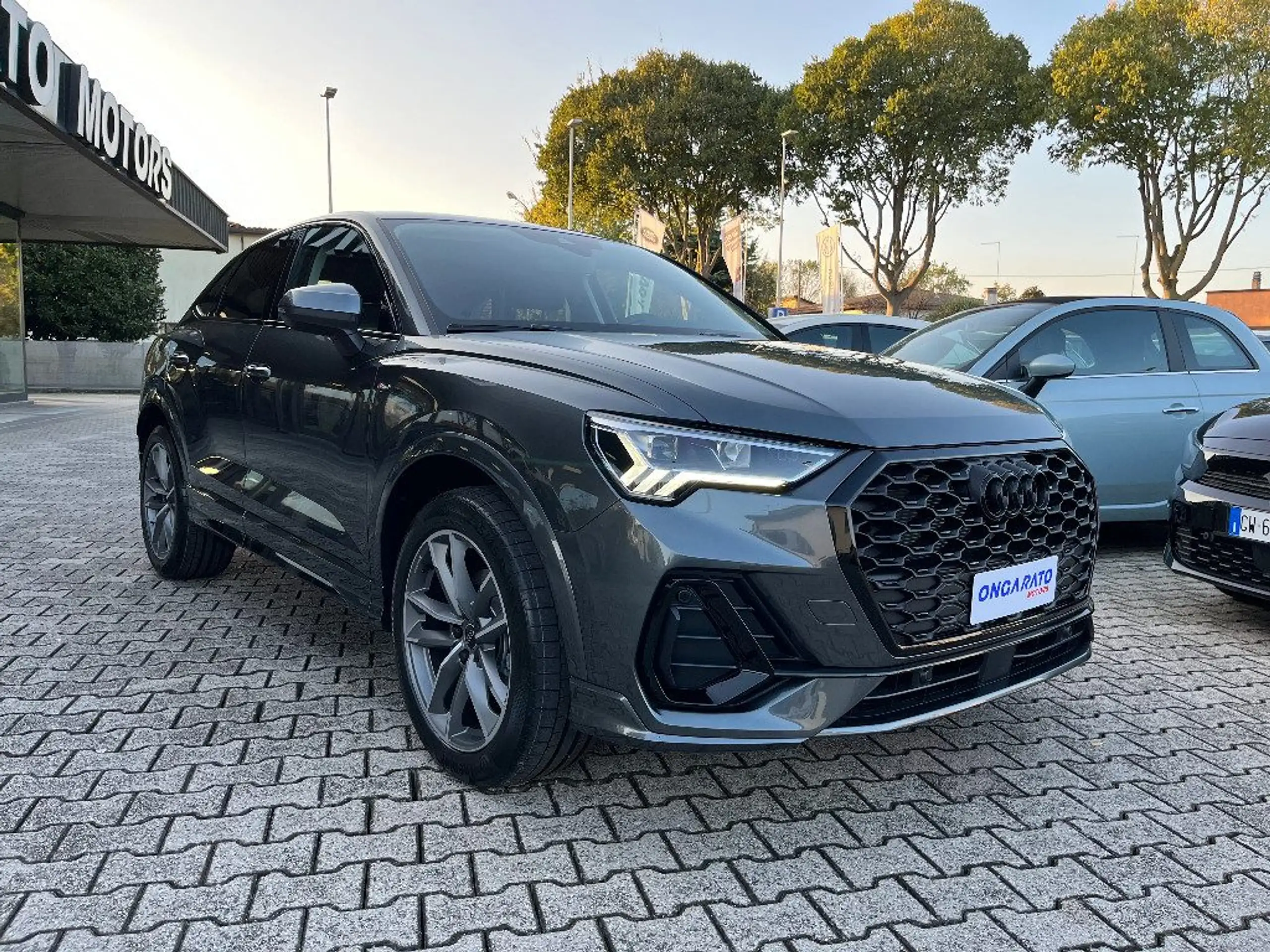 Audi - Q3