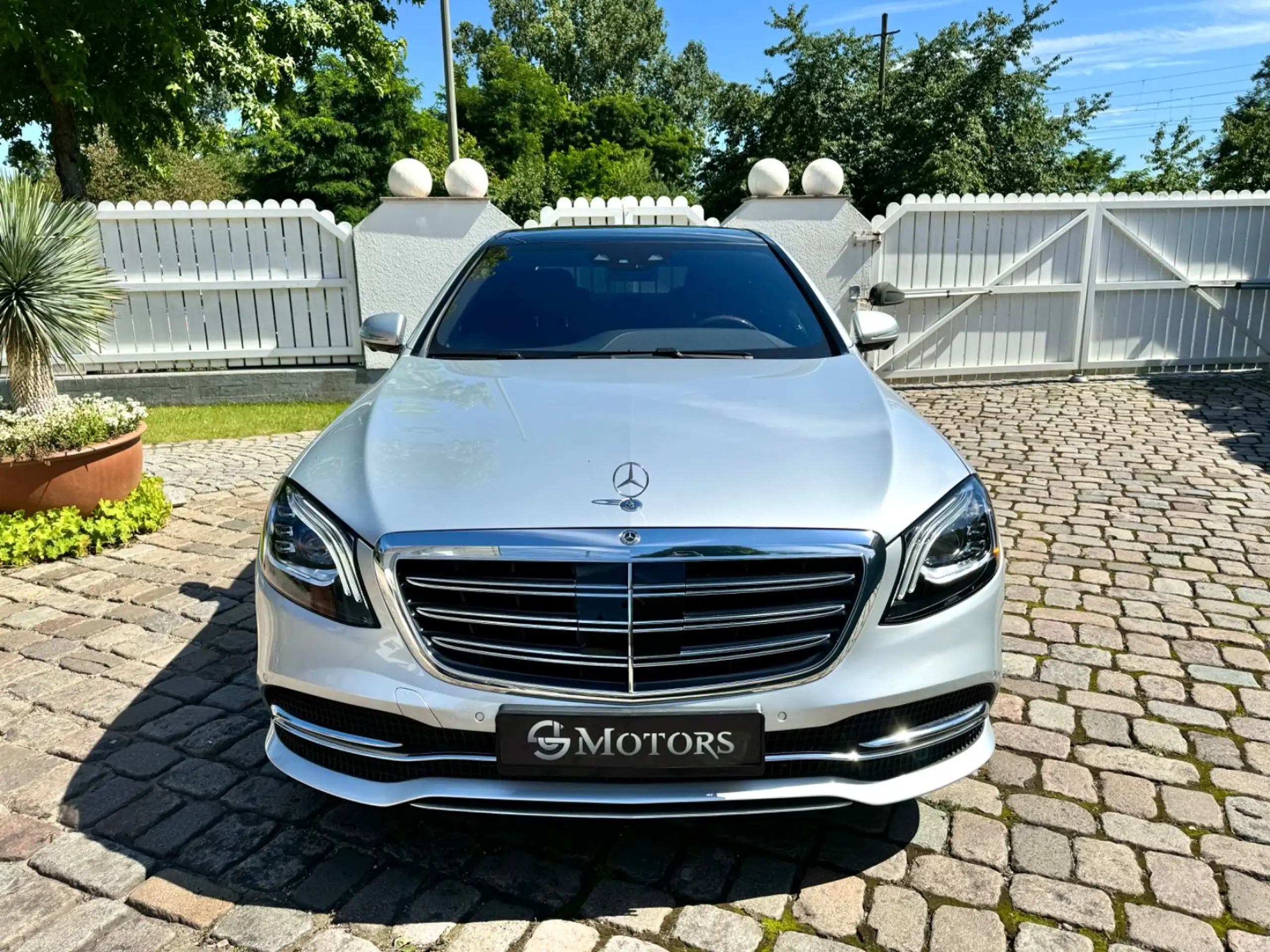 Mercedes-Benz - S 560