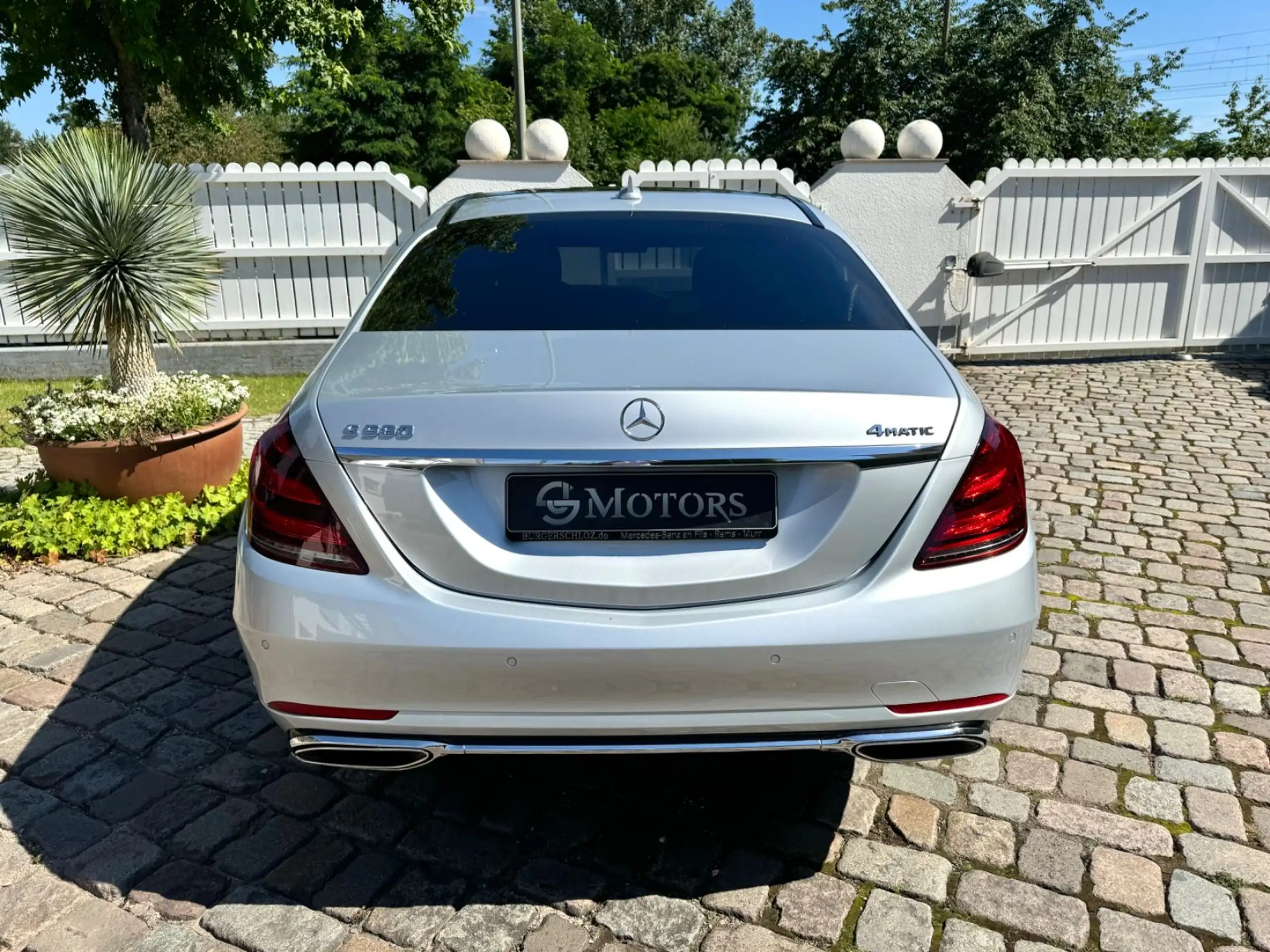 Mercedes-Benz - S 560