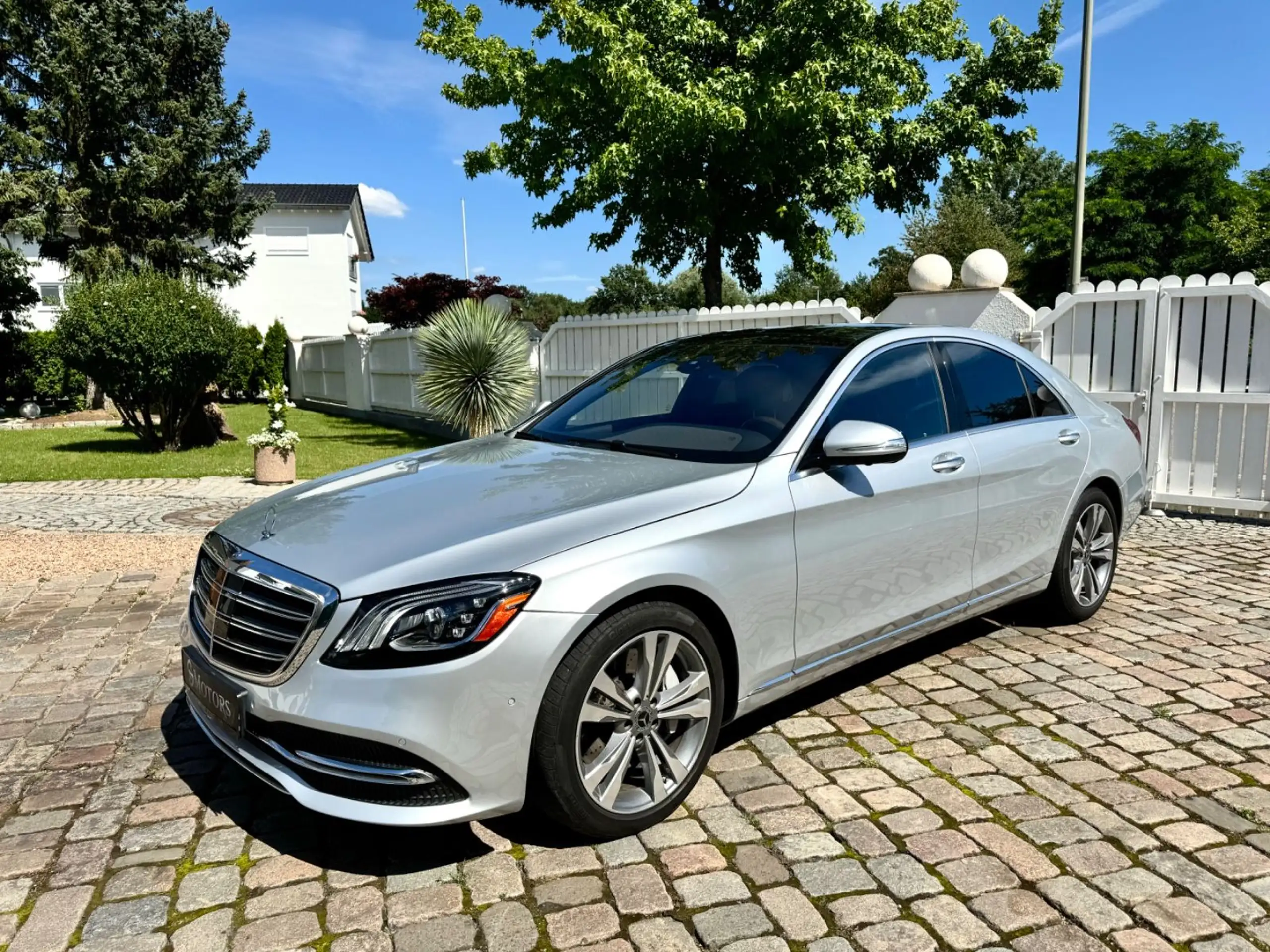 Mercedes-Benz - S 560