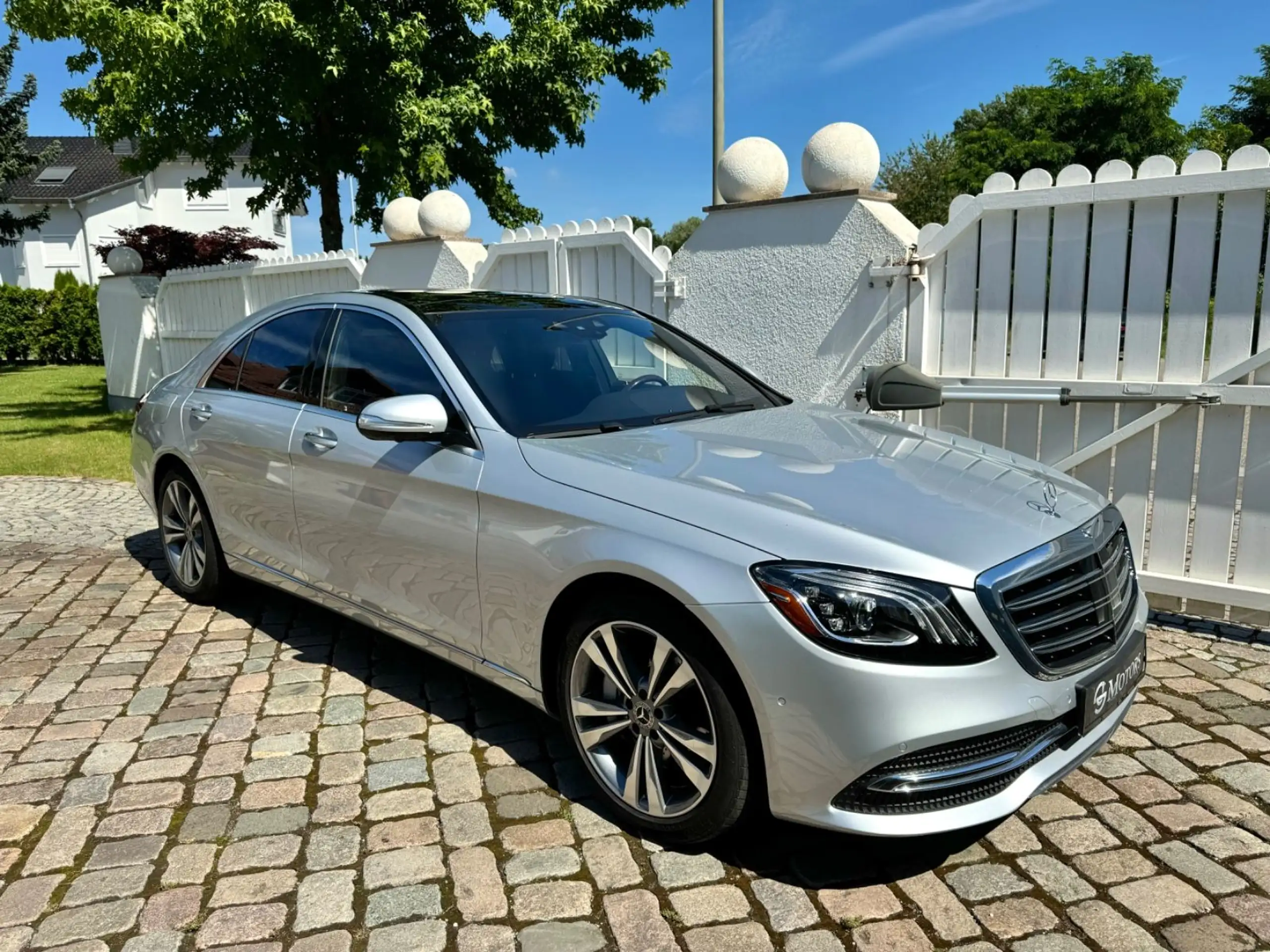 Mercedes-Benz - S 560