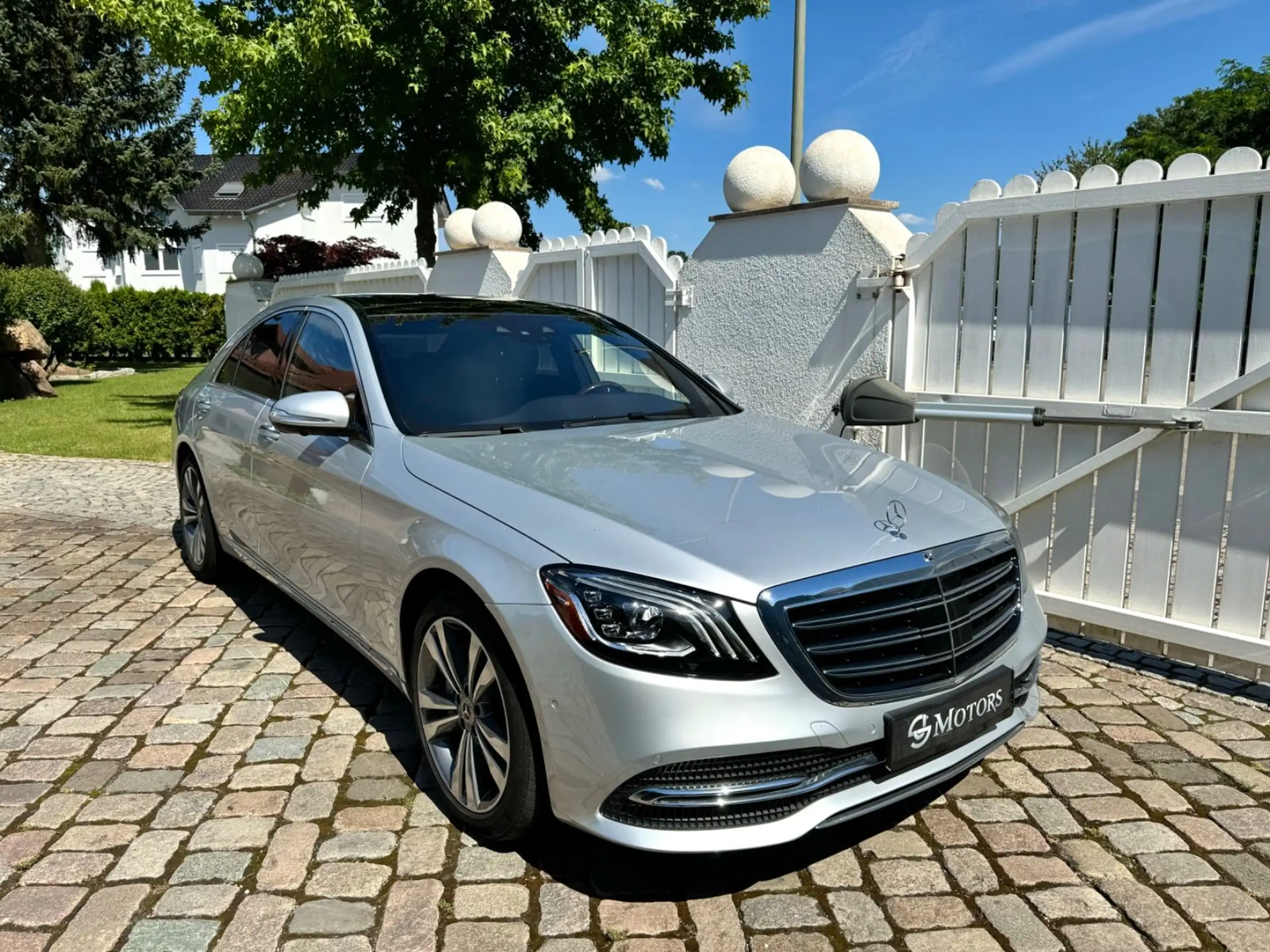 Mercedes-Benz - S 560