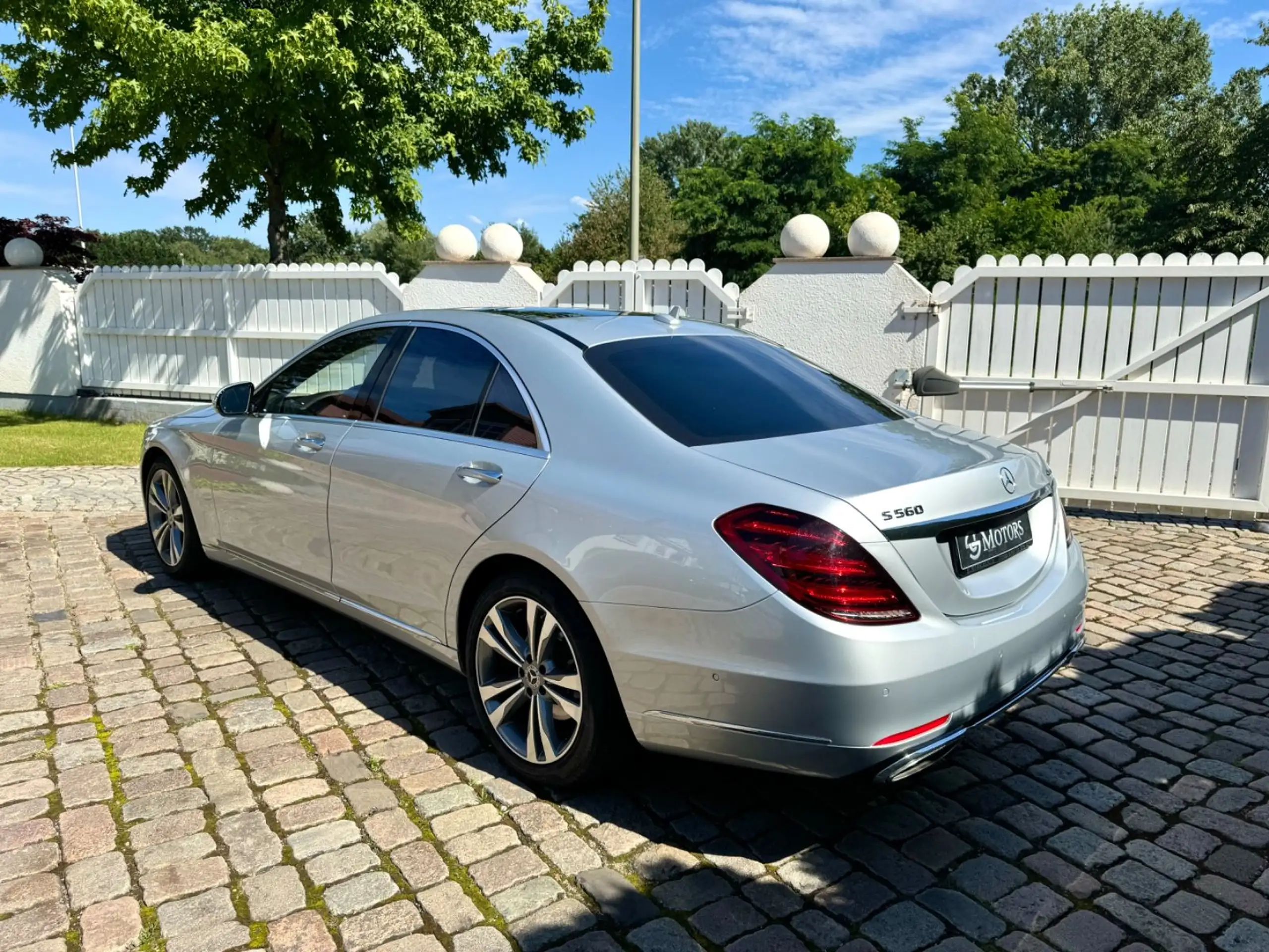 Mercedes-Benz - S 560