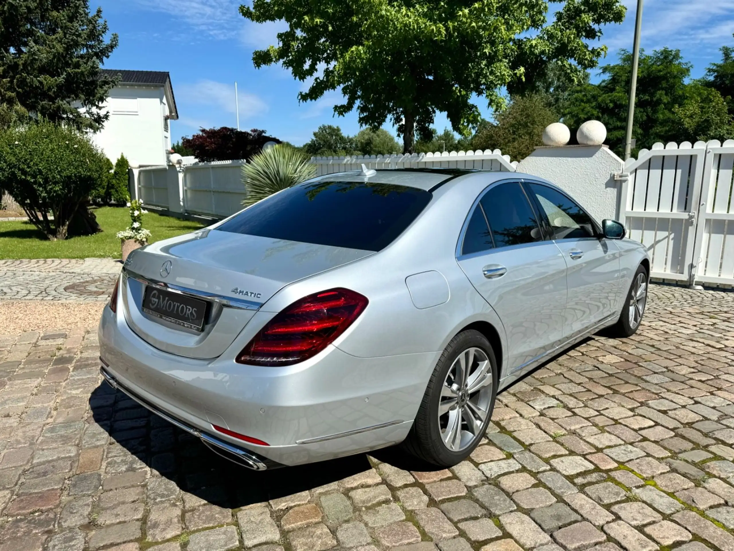 Mercedes-Benz - S 560