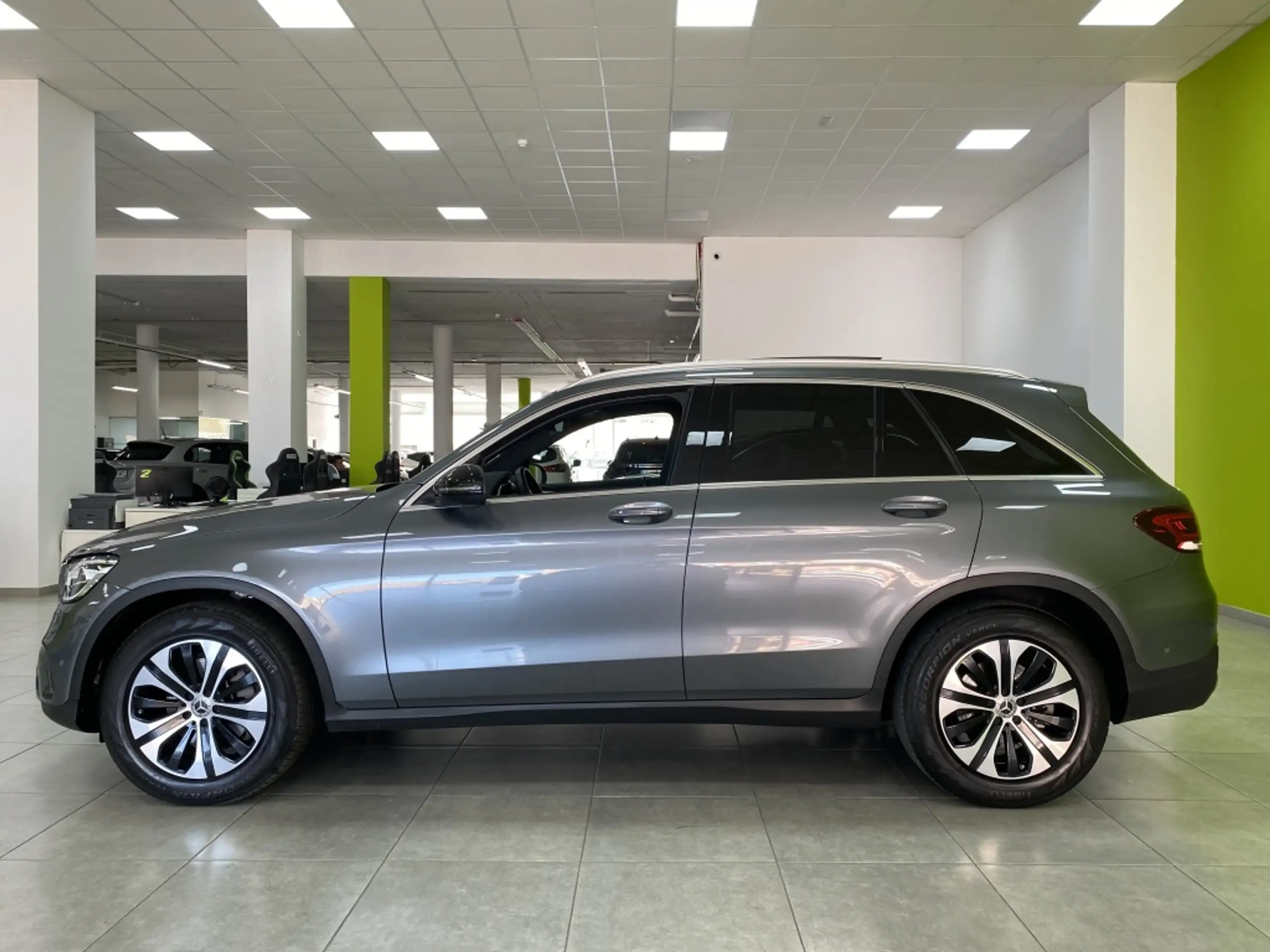 Mercedes-Benz - GLC 200