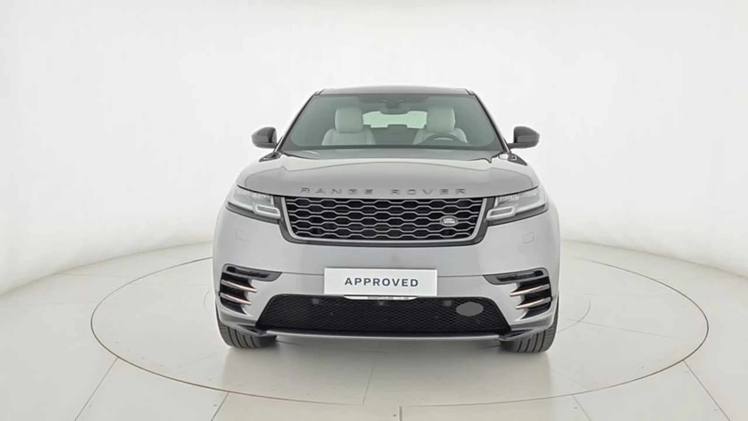 Land Rover - Range Rover Velar