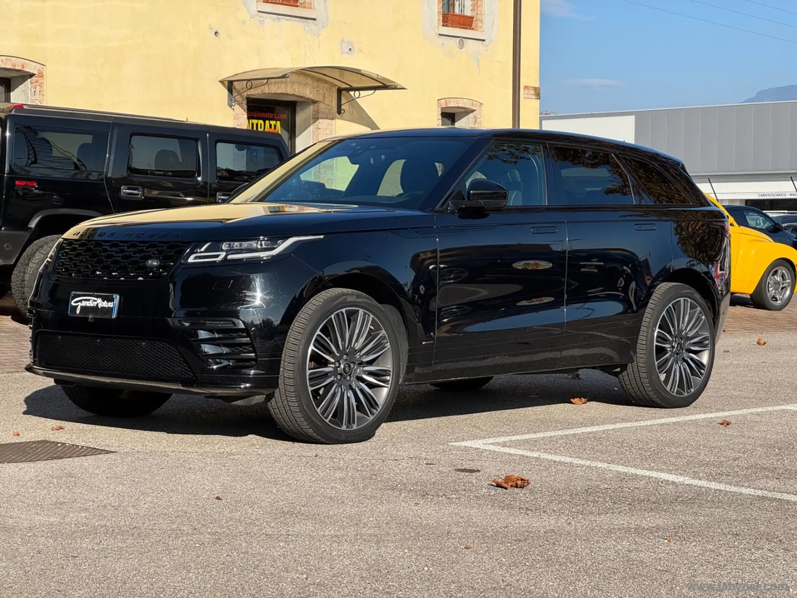 Land Rover - Range Rover Velar