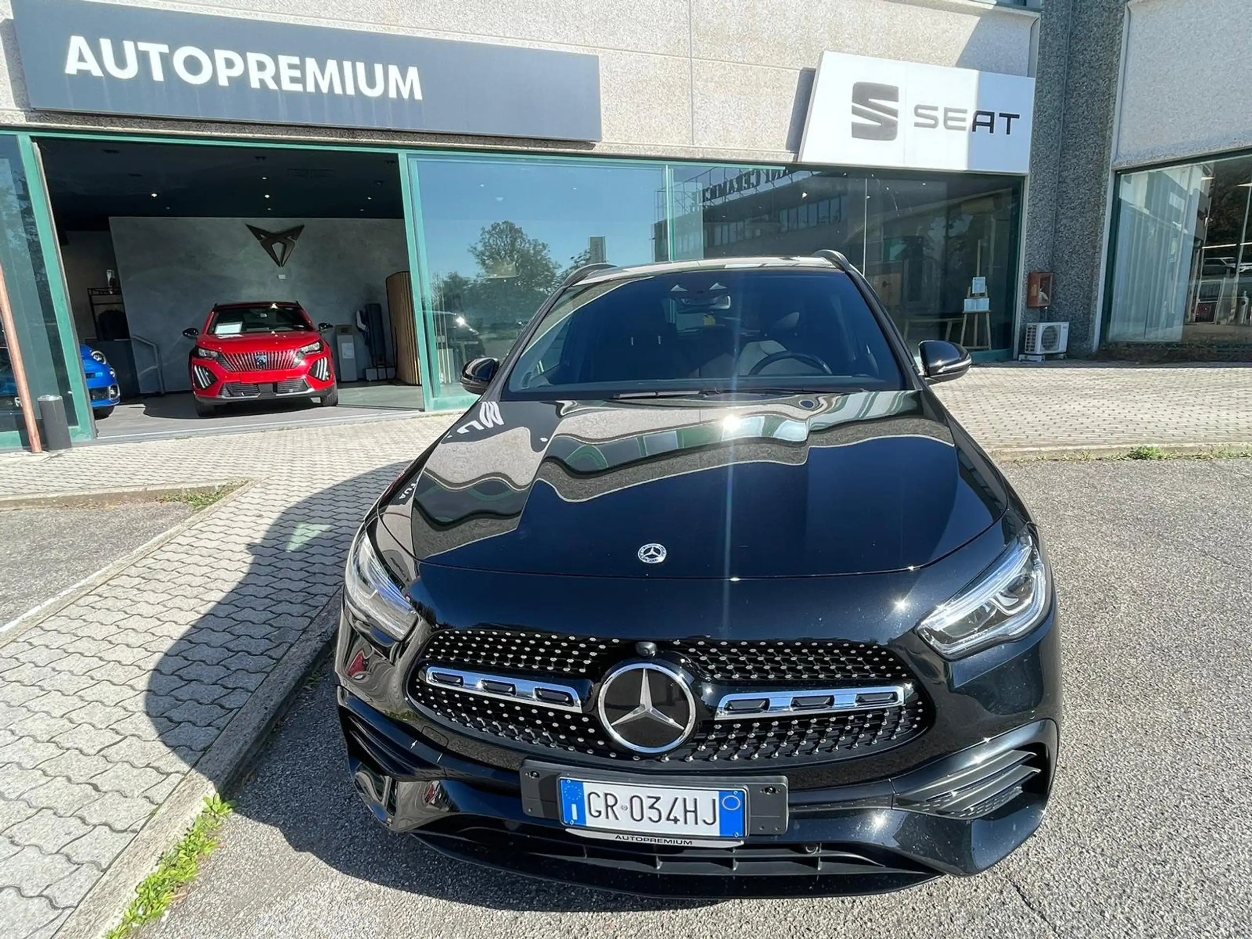 Mercedes-Benz - GLA 220