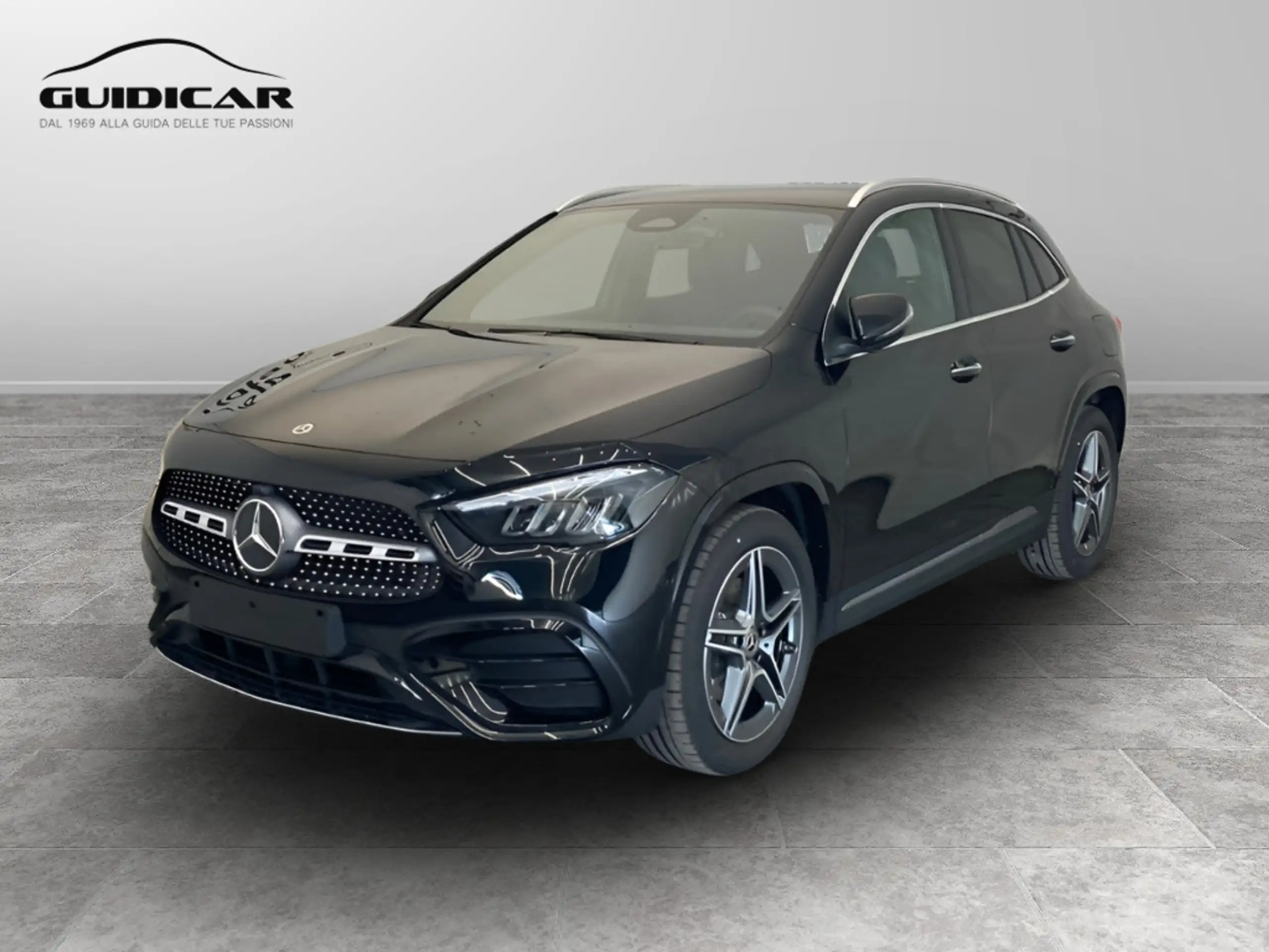 Mercedes-Benz GLA 180 2023