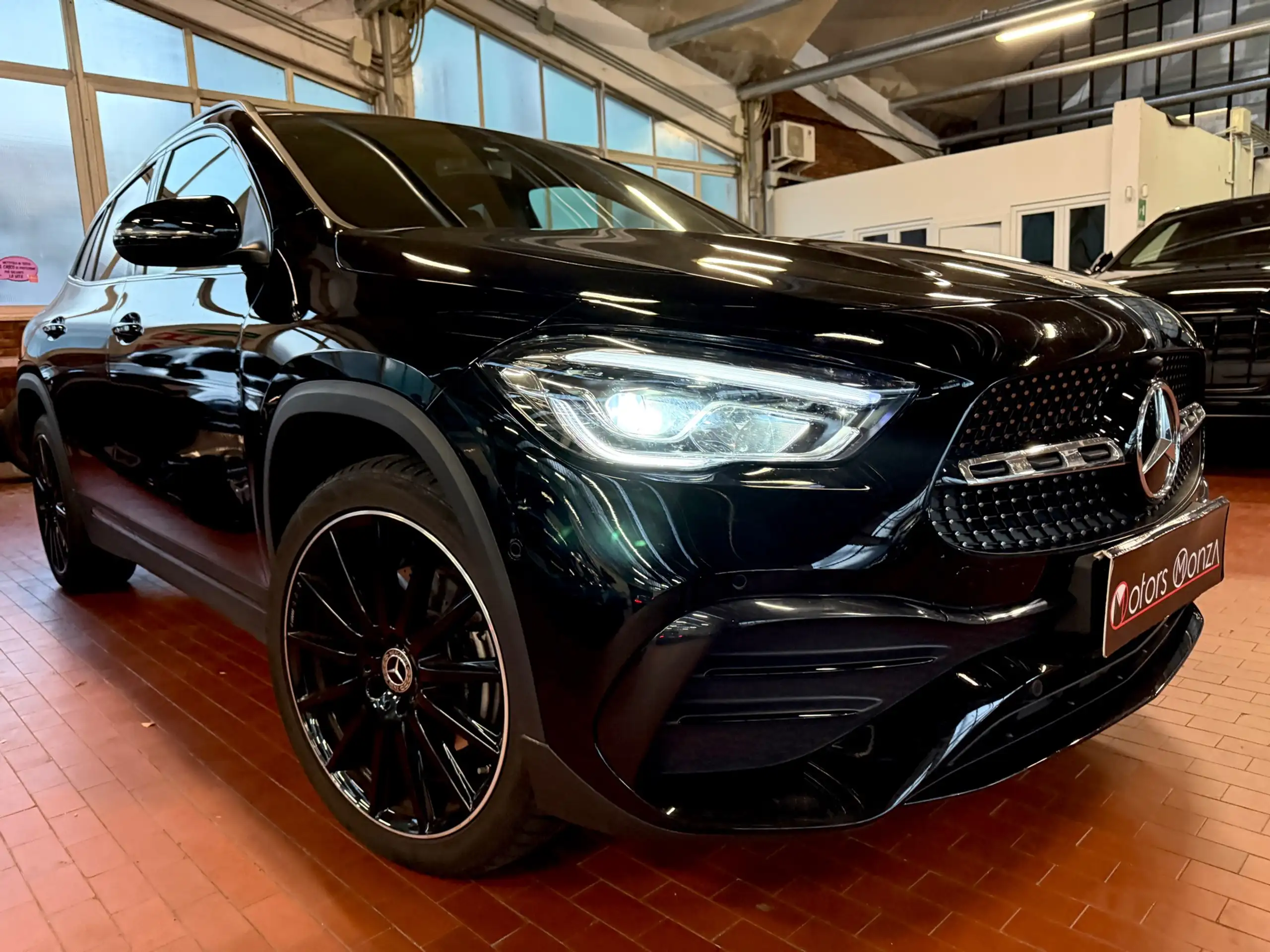 Mercedes-Benz - GLA 250