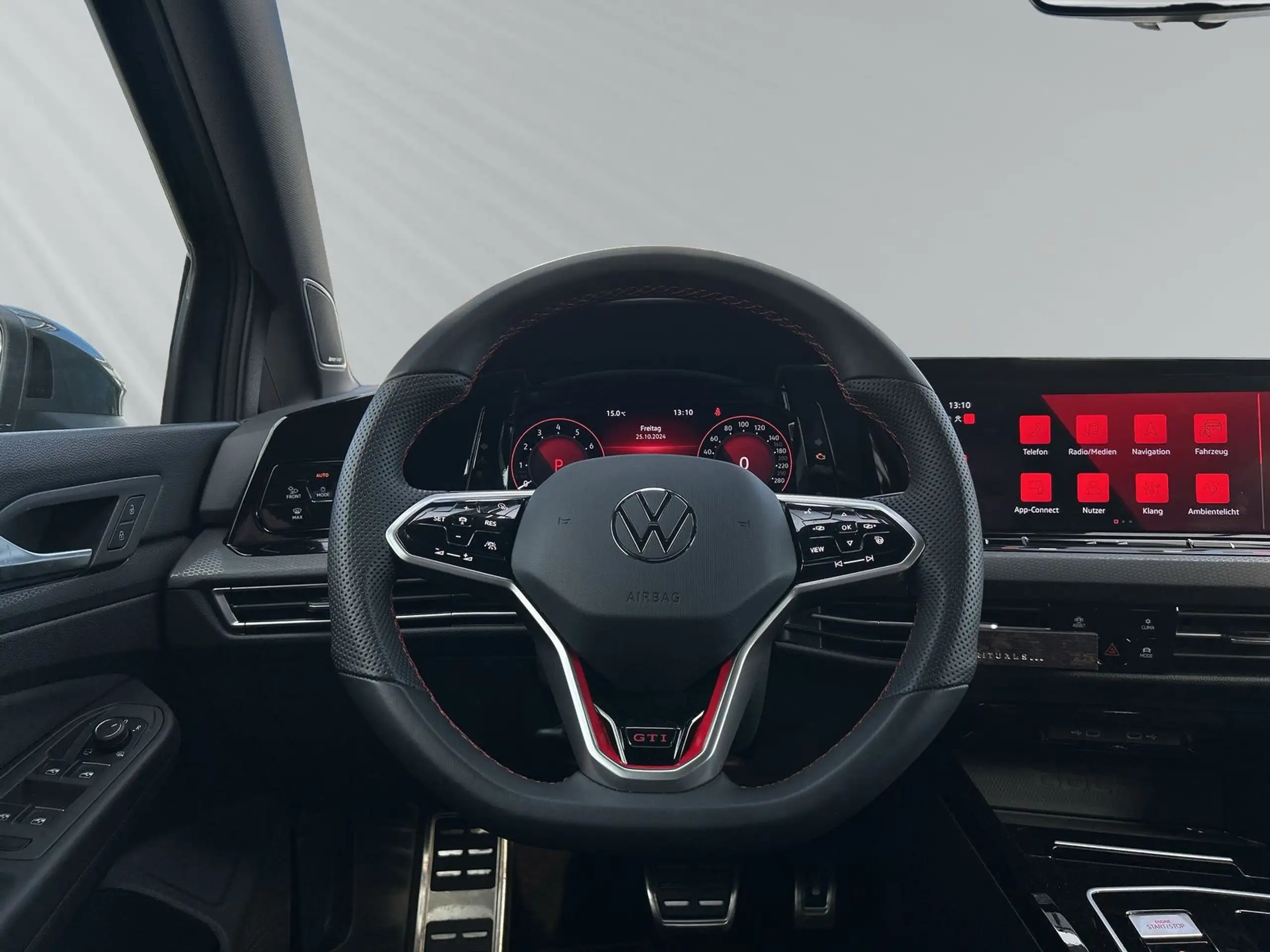 Volkswagen - Golf GTI