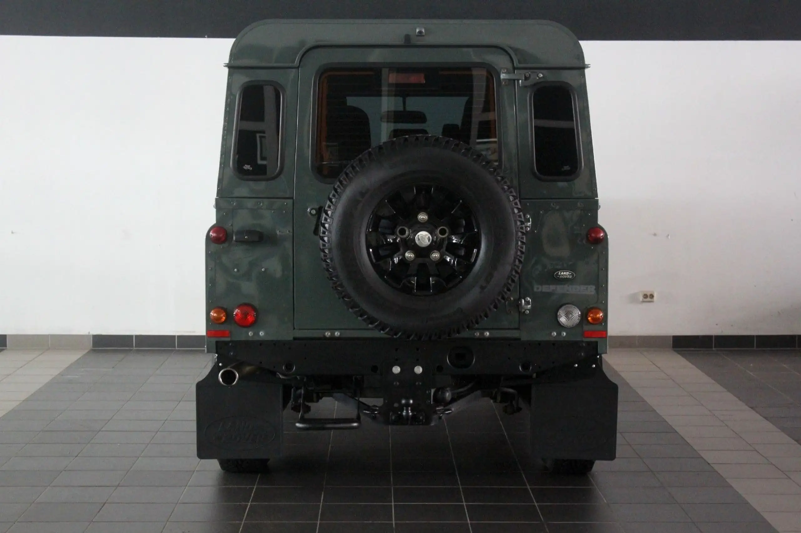 Land Rover - Defender