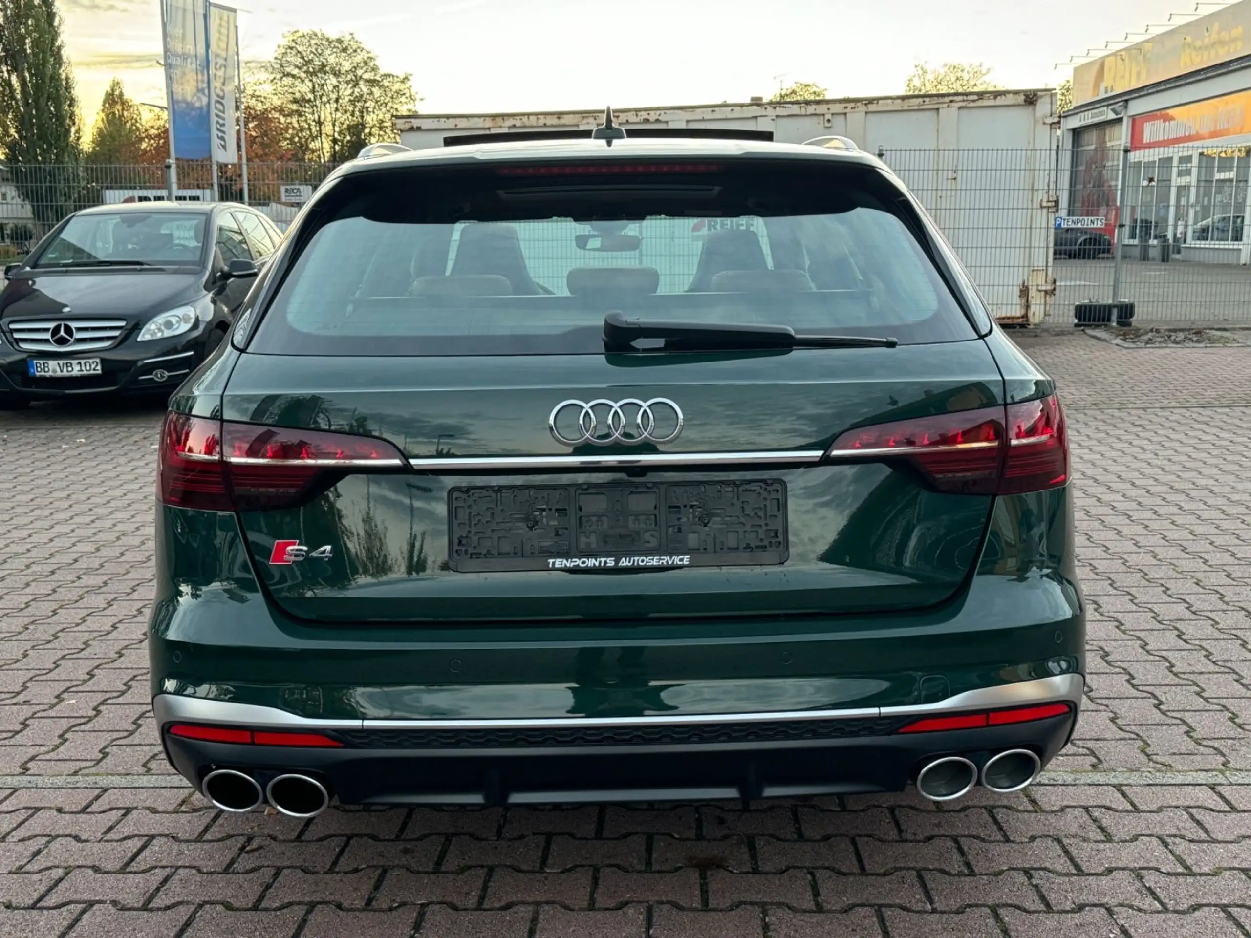 Audi - S4