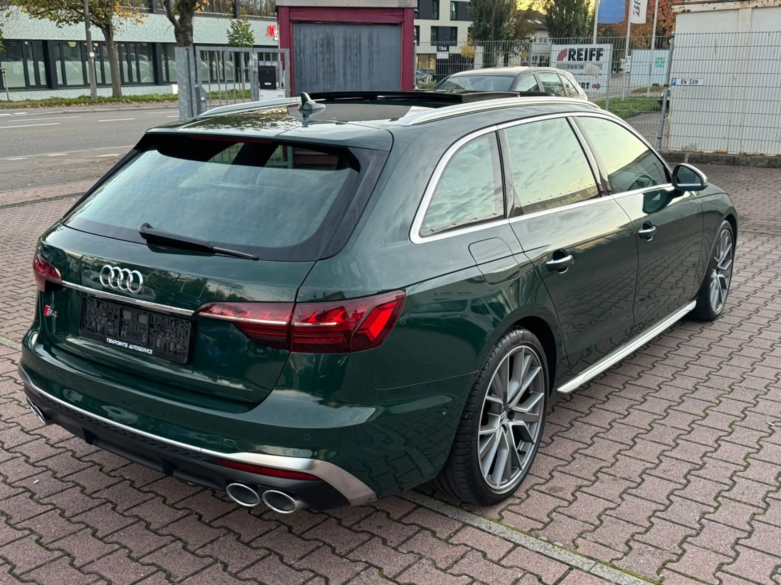 Audi - S4