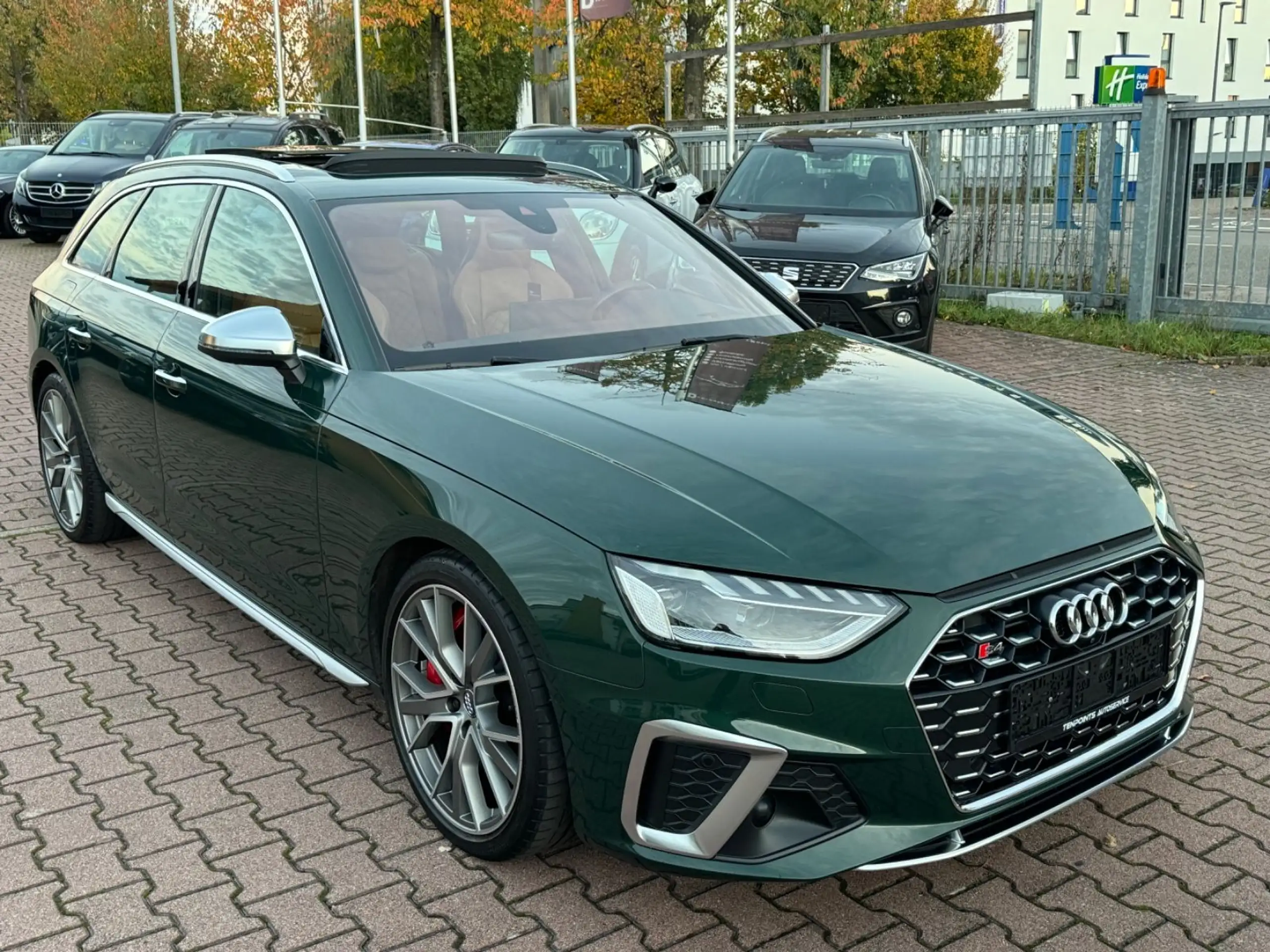 Audi - S4