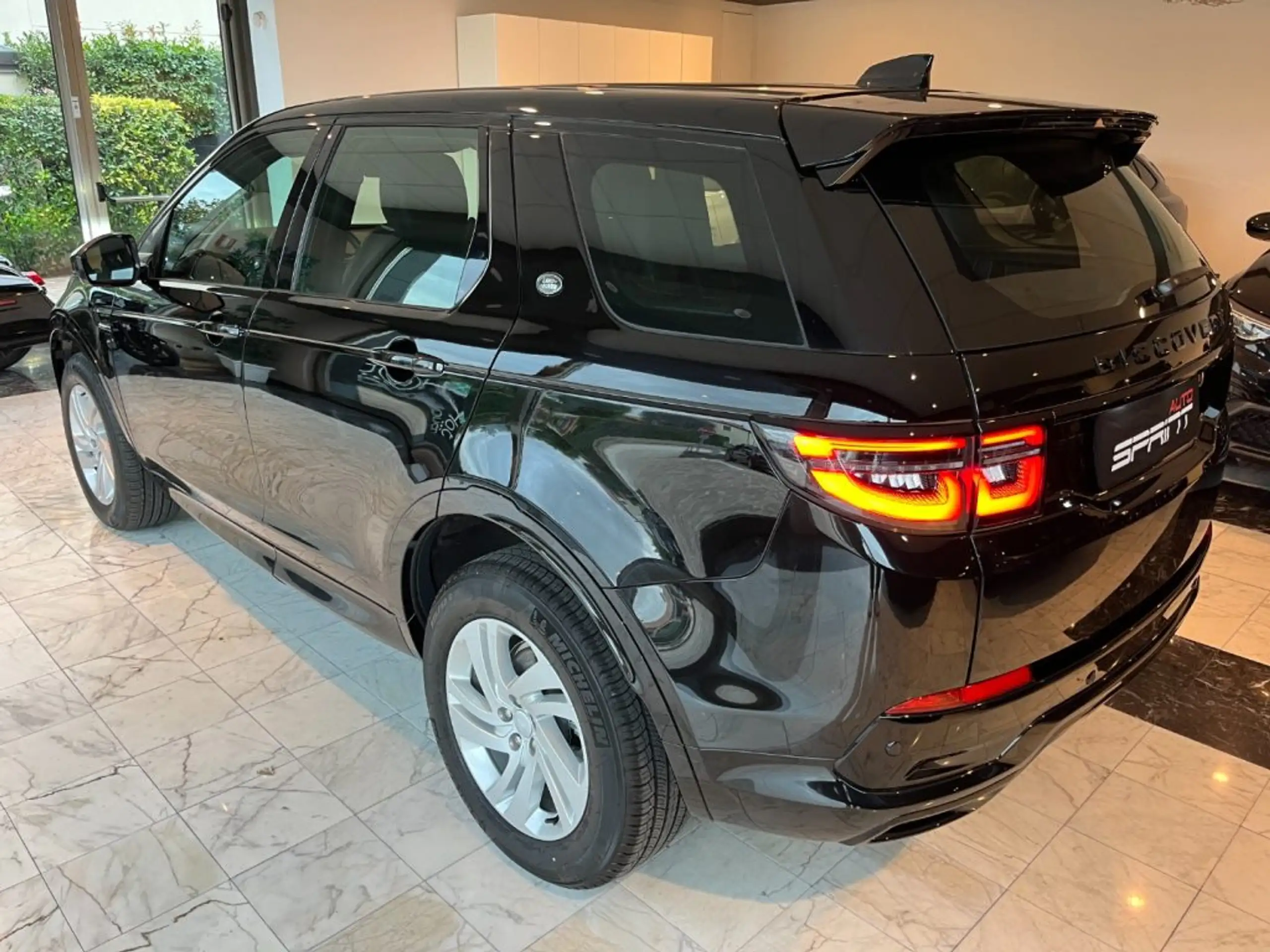 Land Rover - Discovery Sport