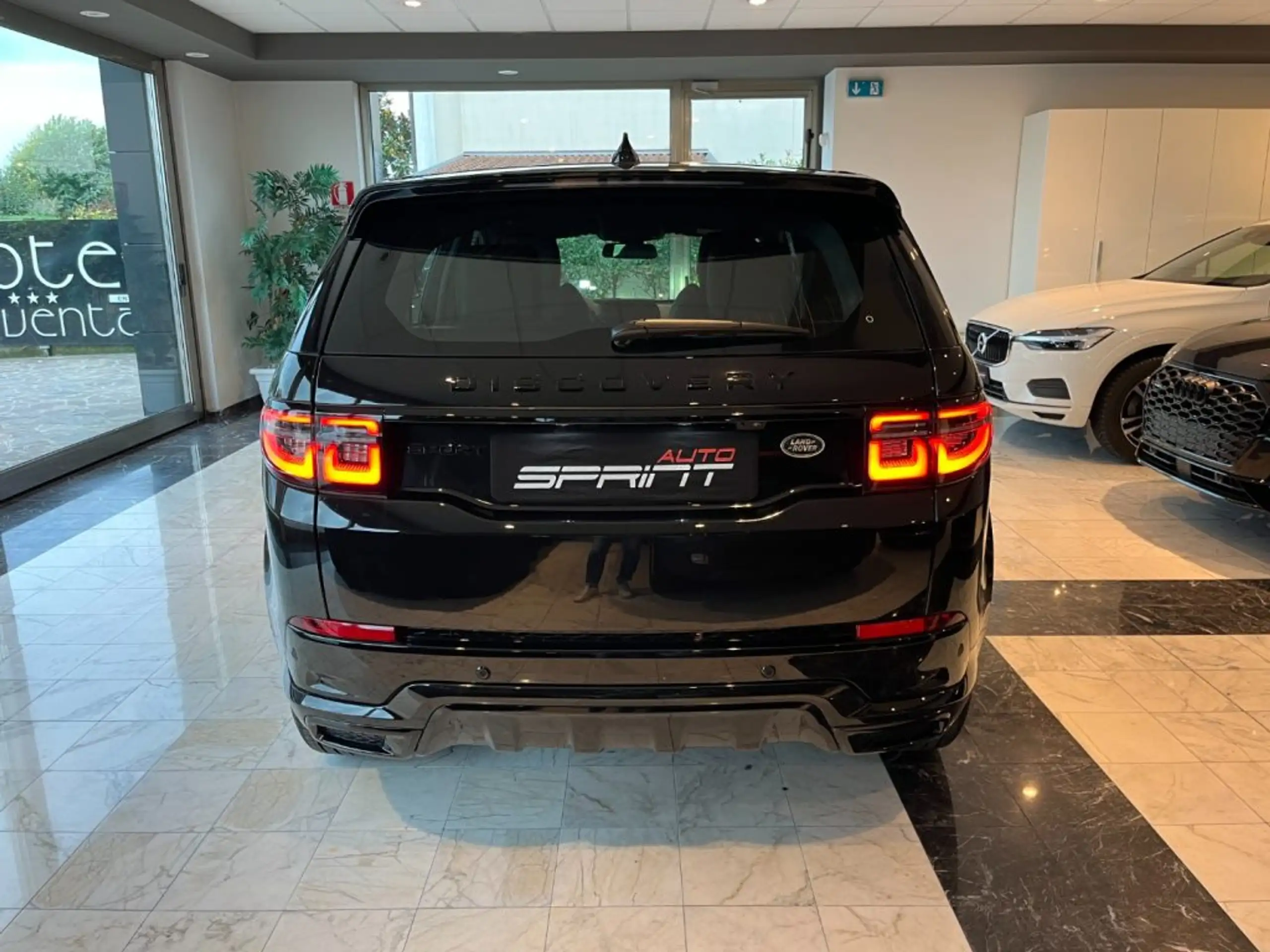 Land Rover - Discovery Sport