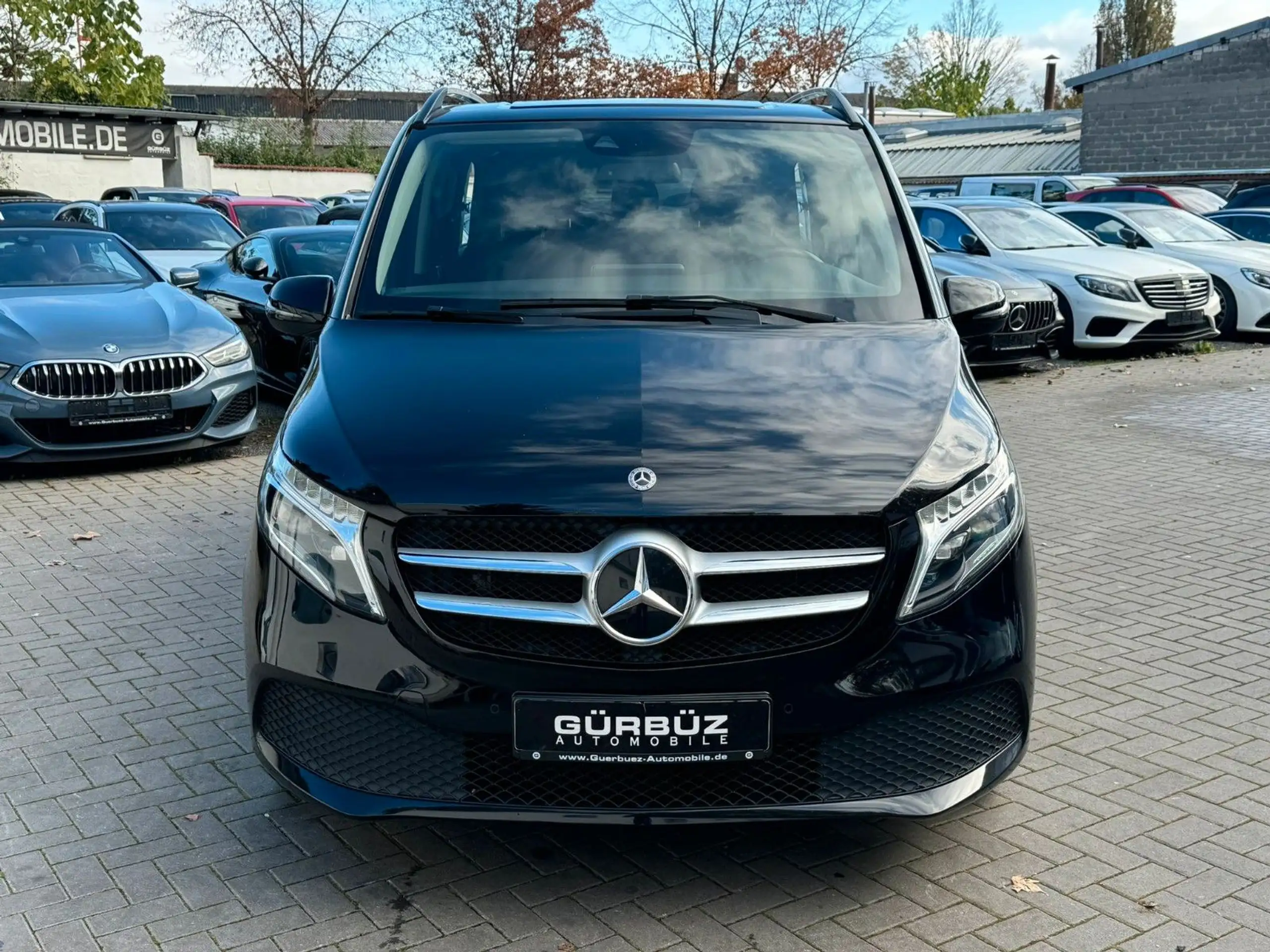 Mercedes-Benz - V 250