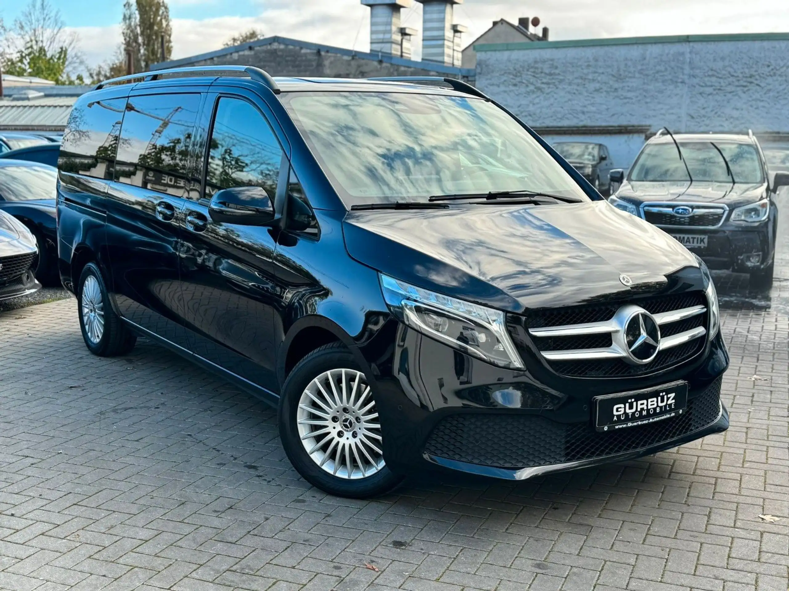 Mercedes-Benz - V 250