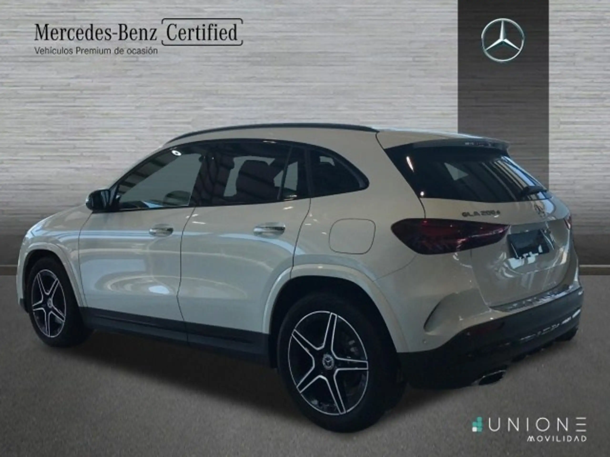 Mercedes-Benz - GLA 200