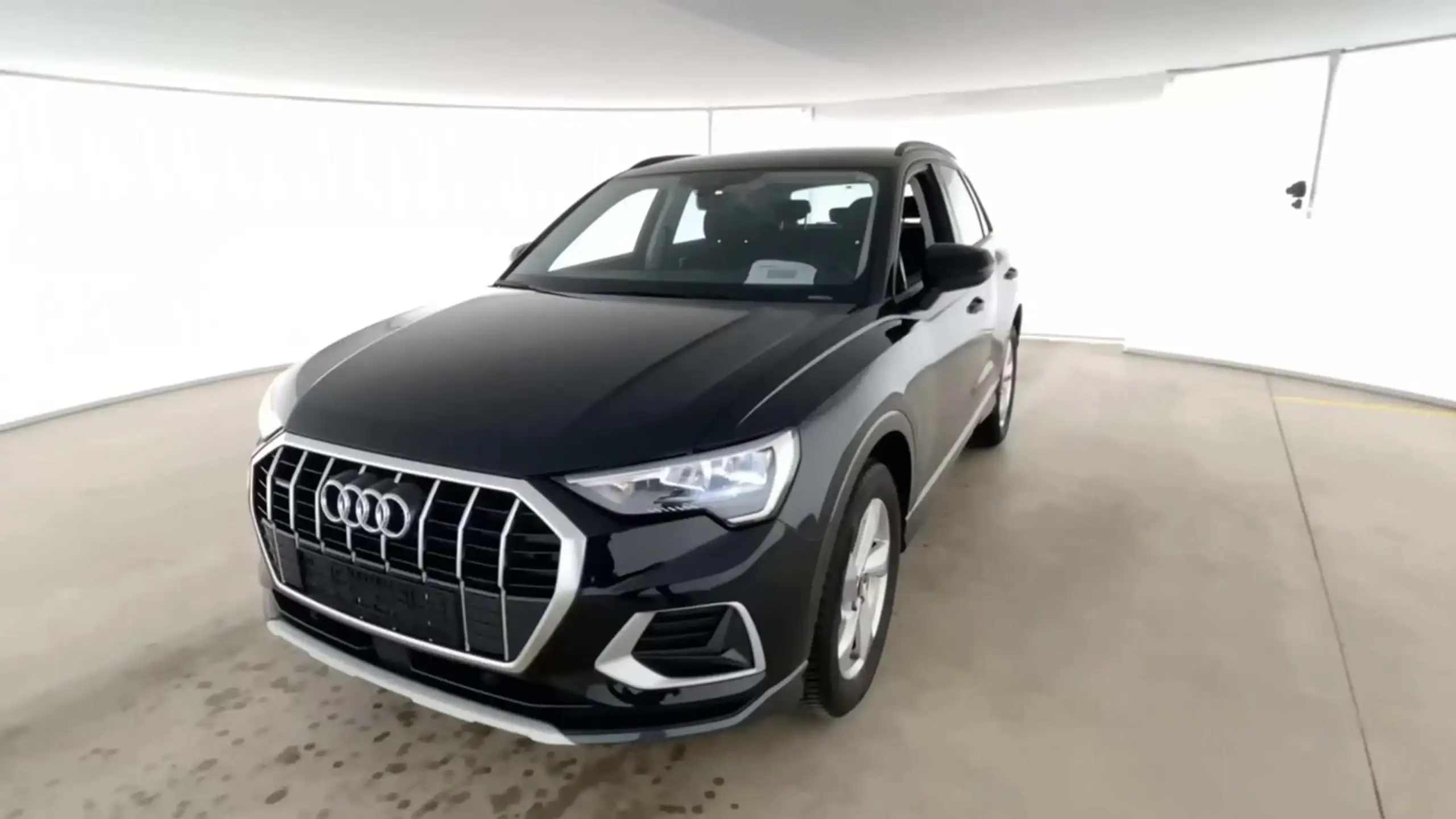 Audi - Q3