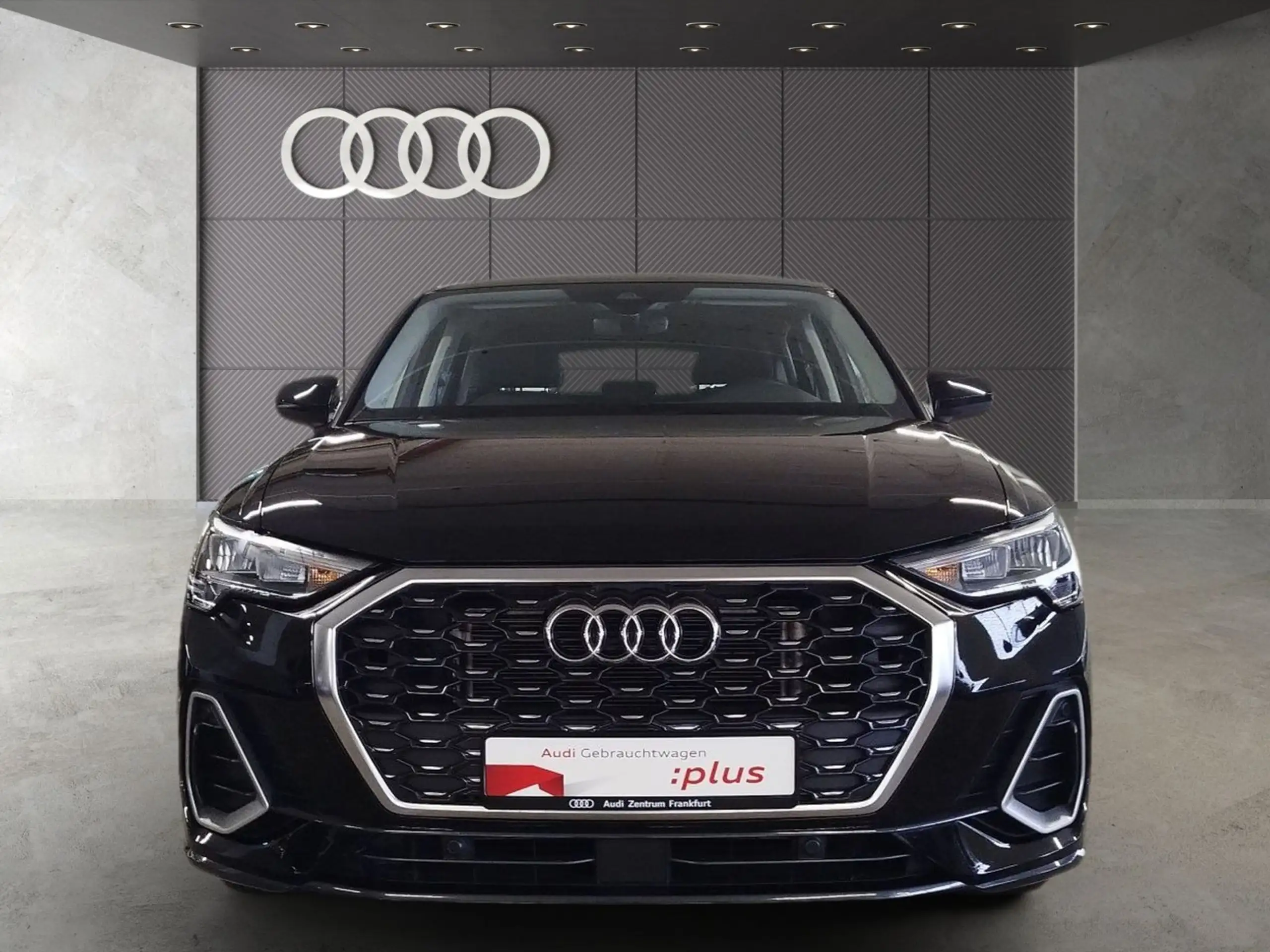 Audi - Q3