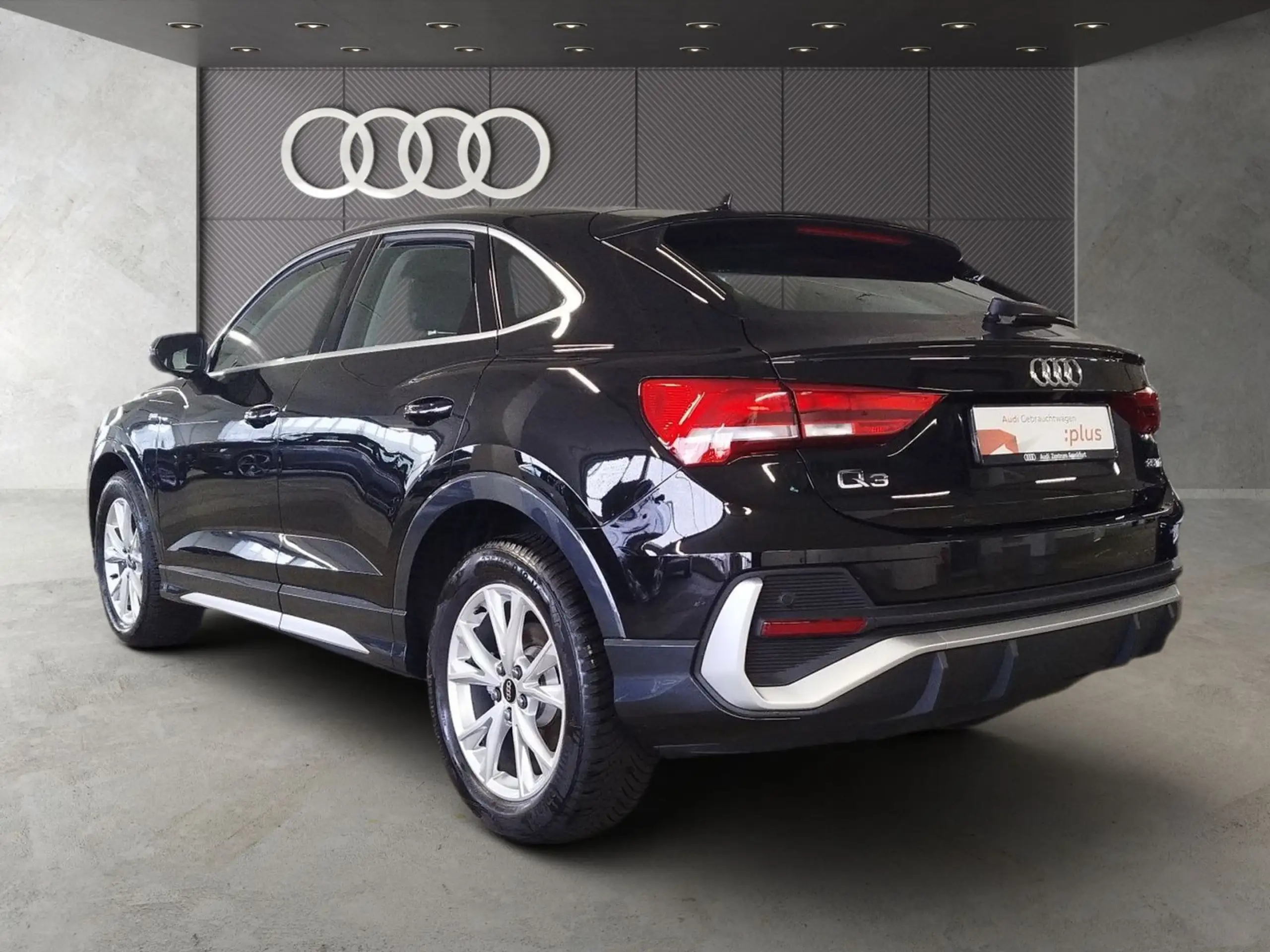 Audi - Q3