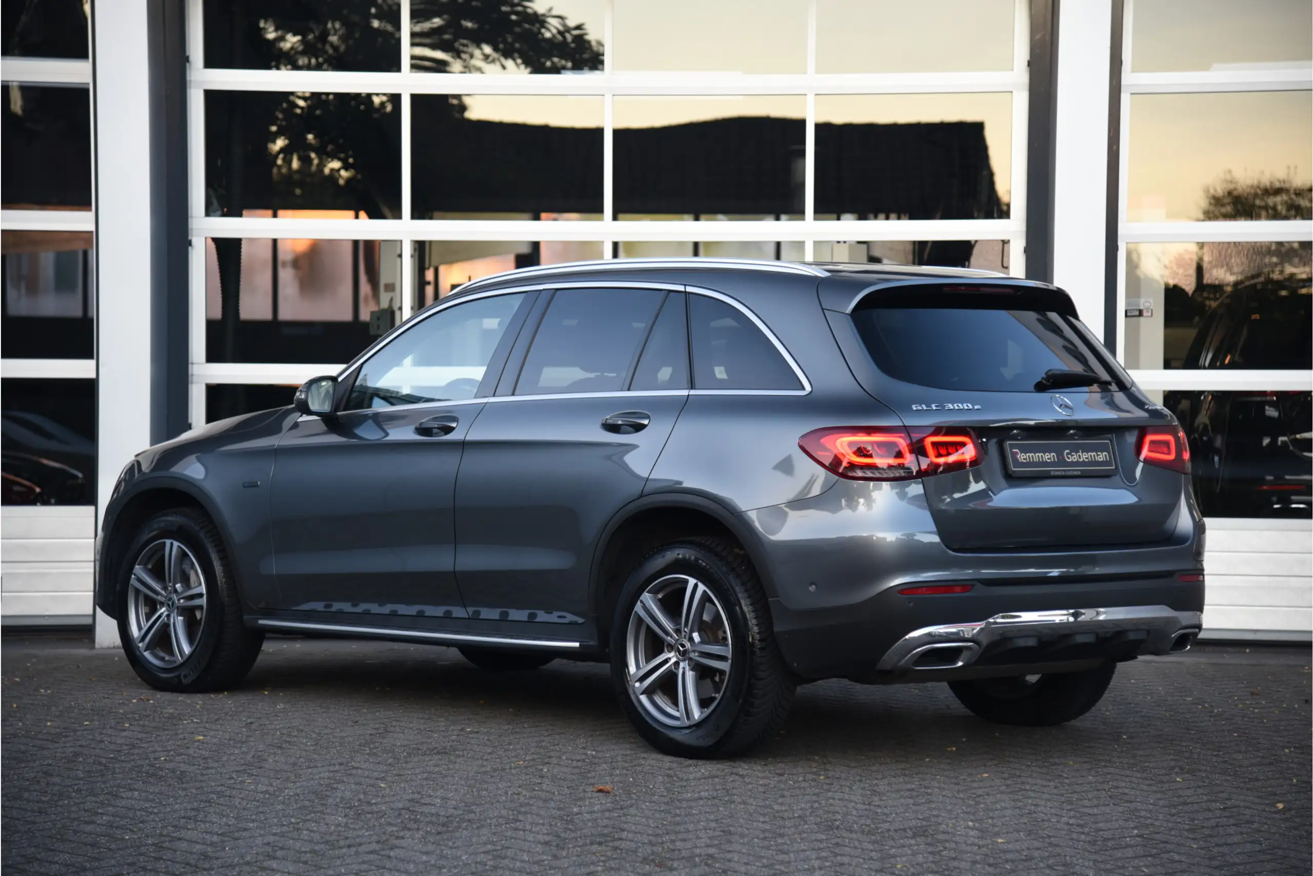 Mercedes-Benz - GLC 300