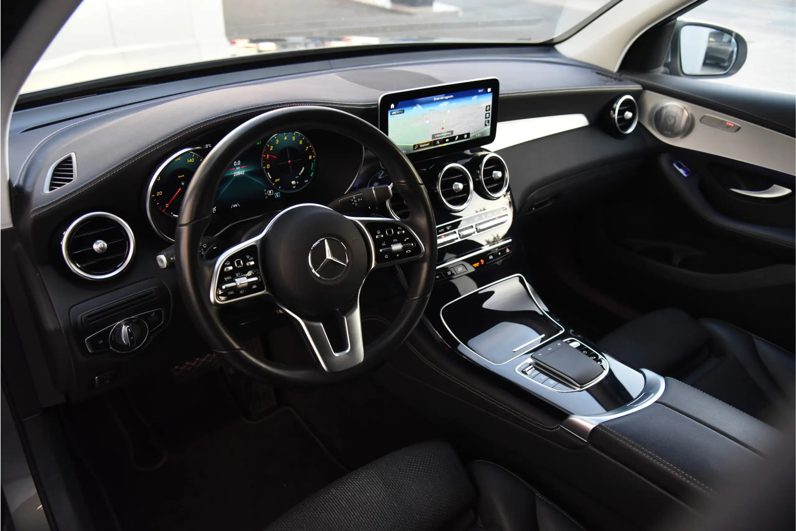 Mercedes-Benz - GLC 300