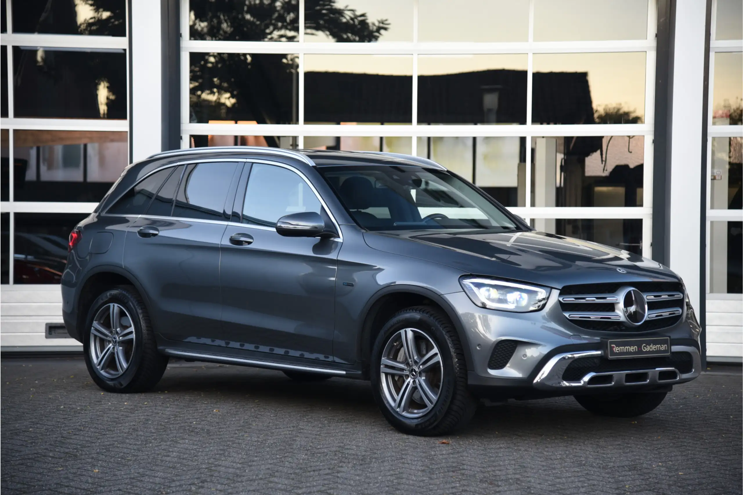 Mercedes-Benz - GLC 300