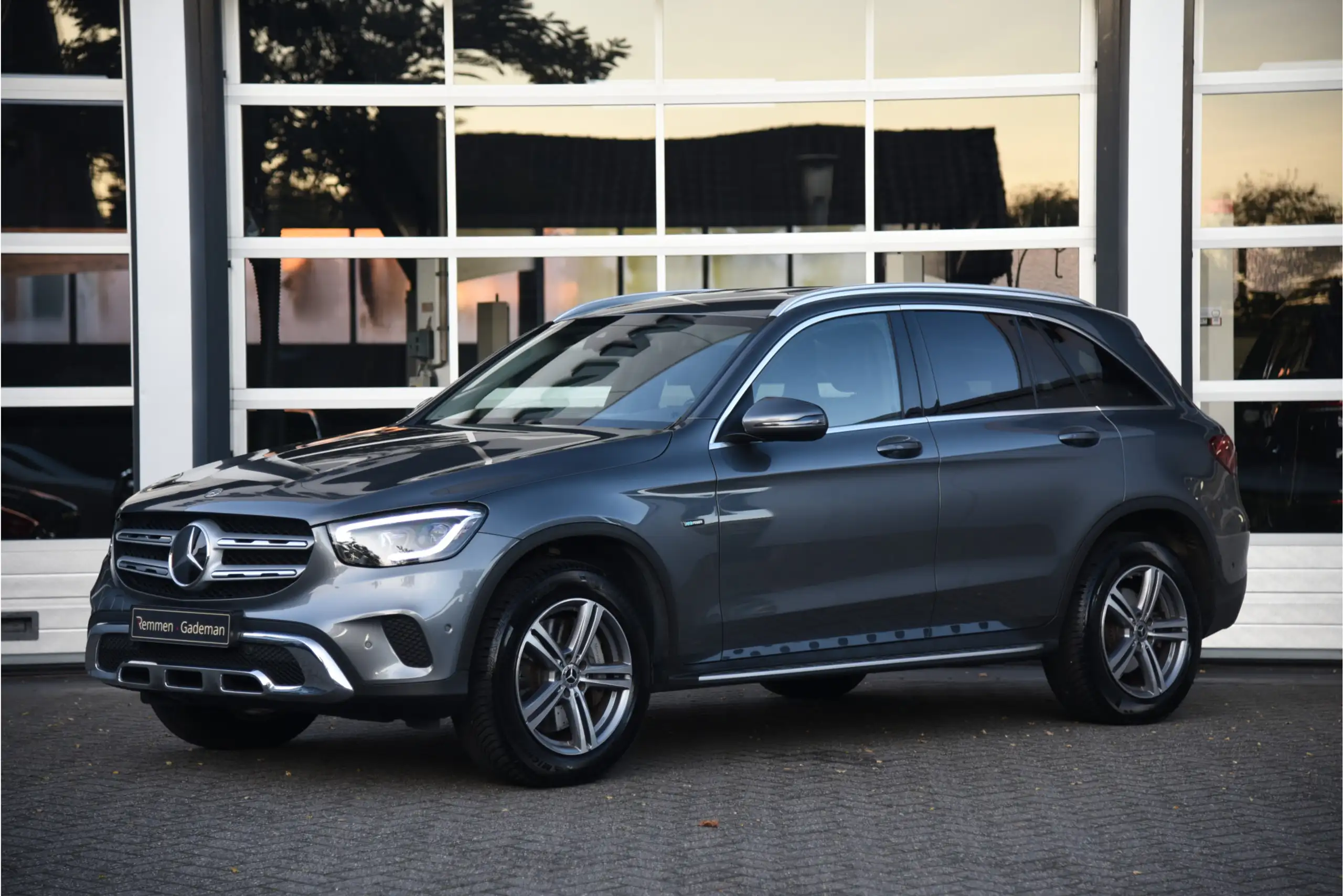 Mercedes-Benz - GLC 300