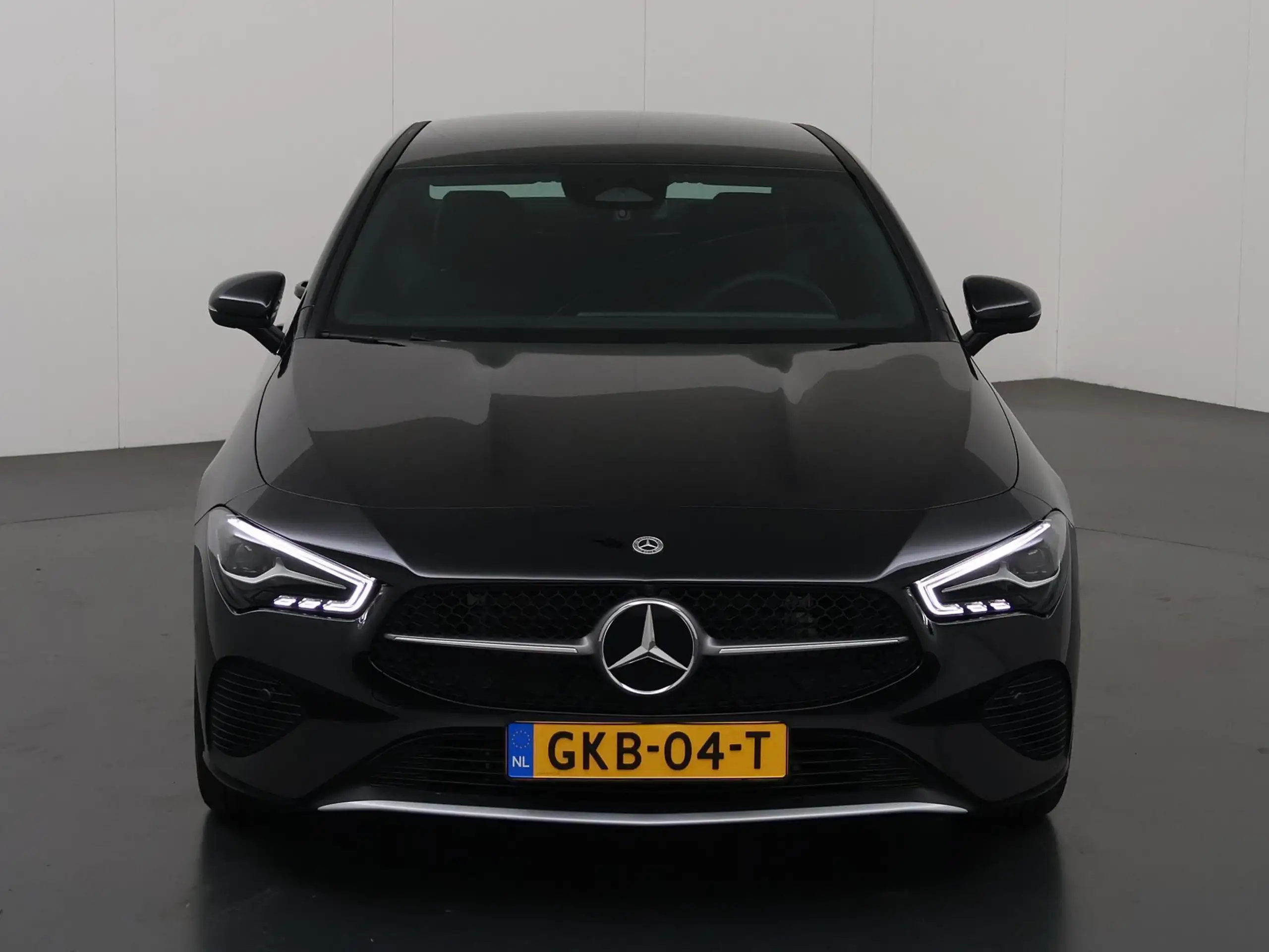 Mercedes-Benz - CLA 180