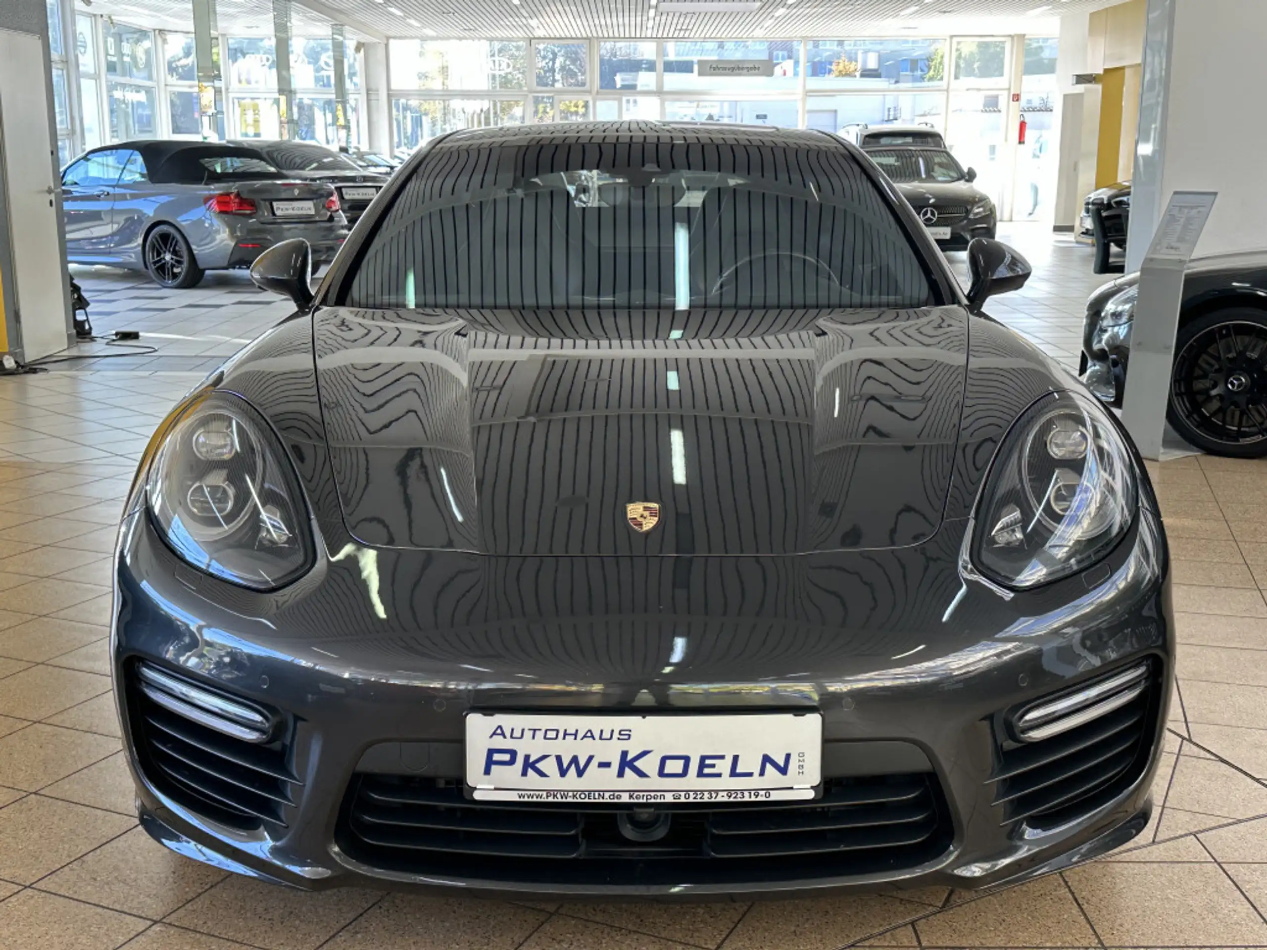 Porsche - Panamera