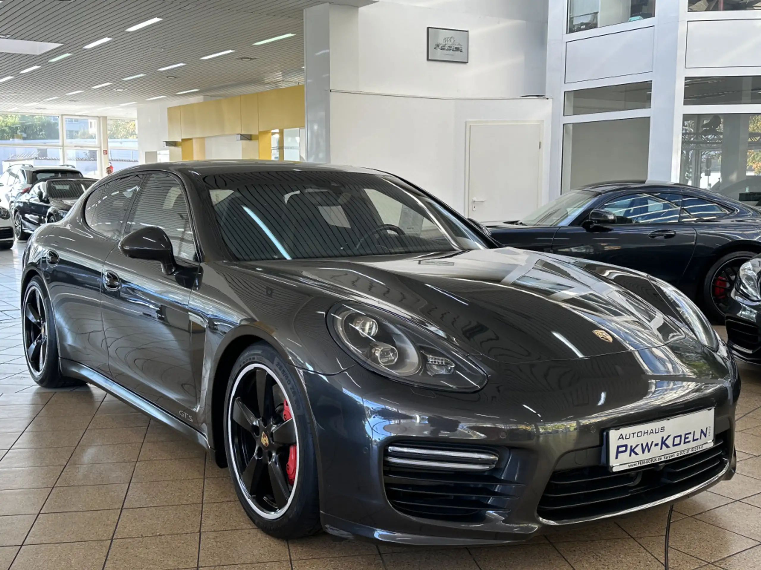 Porsche - Panamera