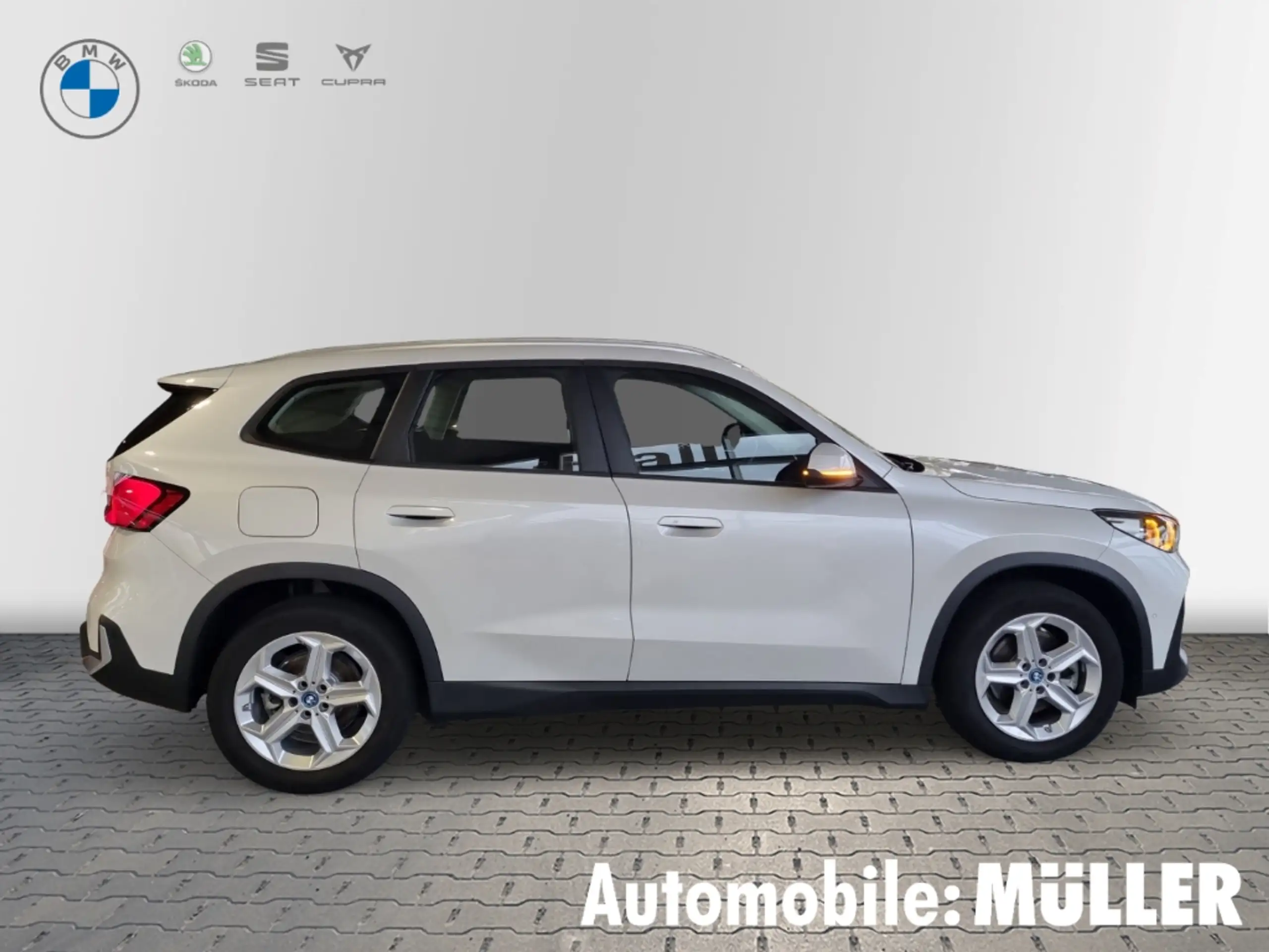 BMW - X1