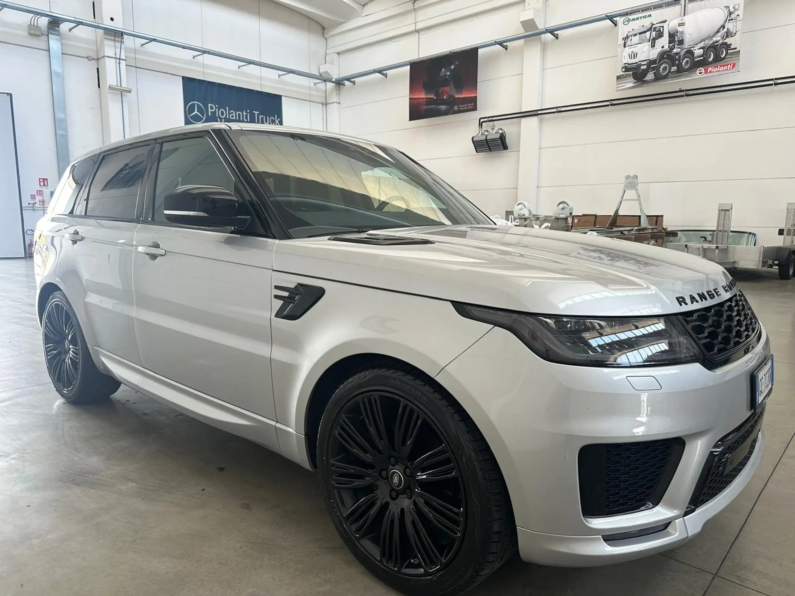 Land Rover - Range Rover Sport