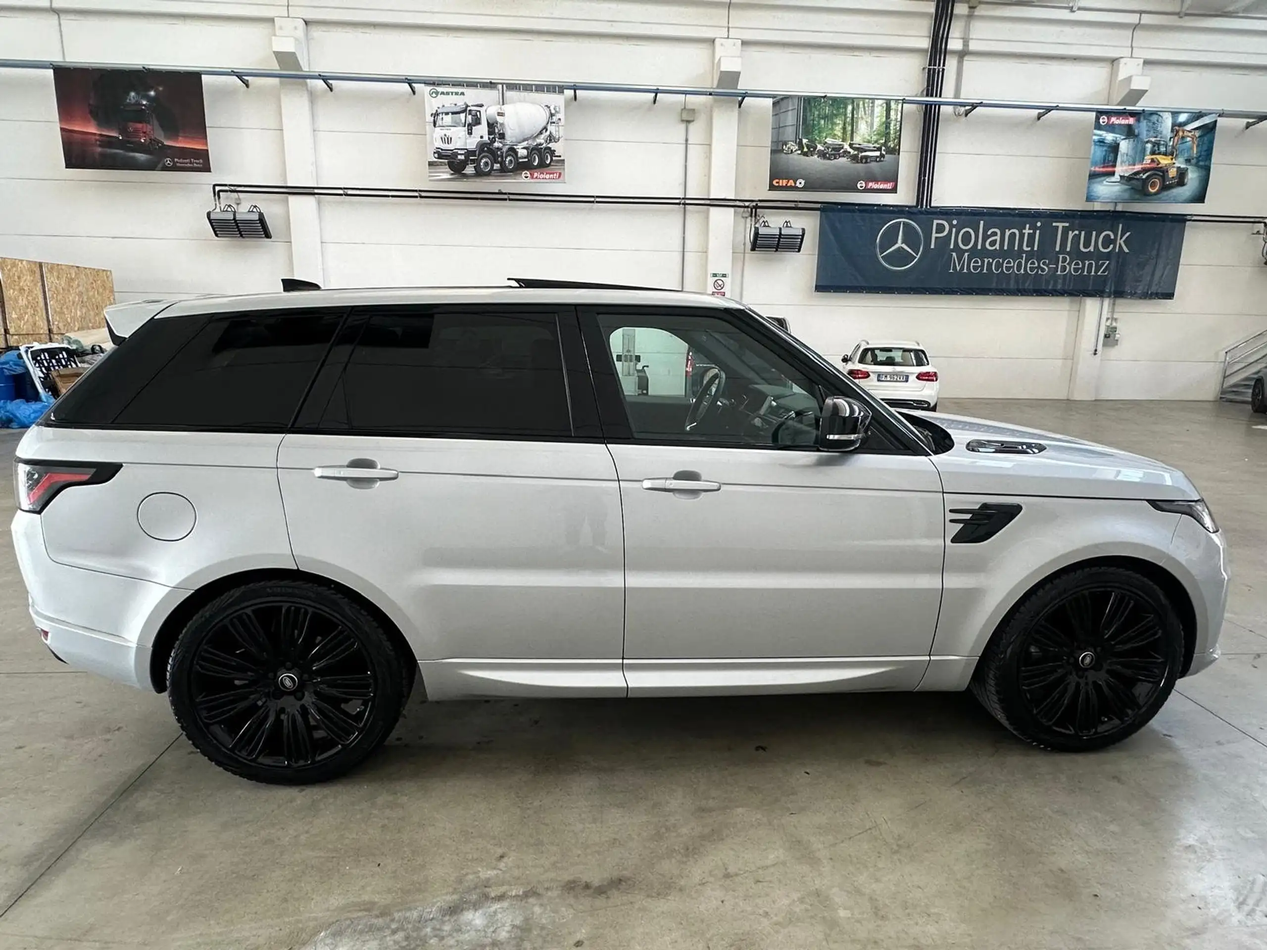 Land Rover - Range Rover Sport