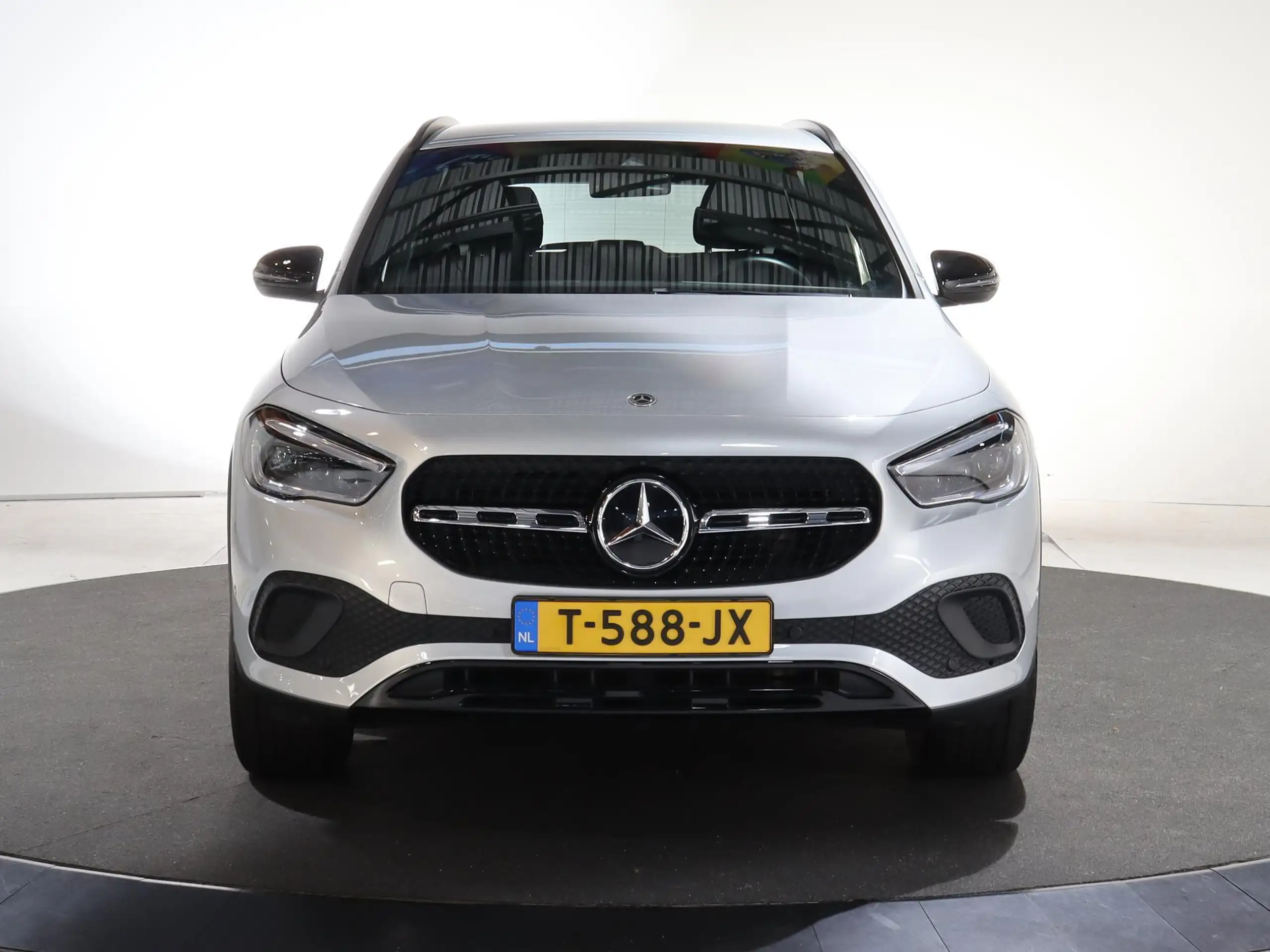 Mercedes-Benz - GLA 200