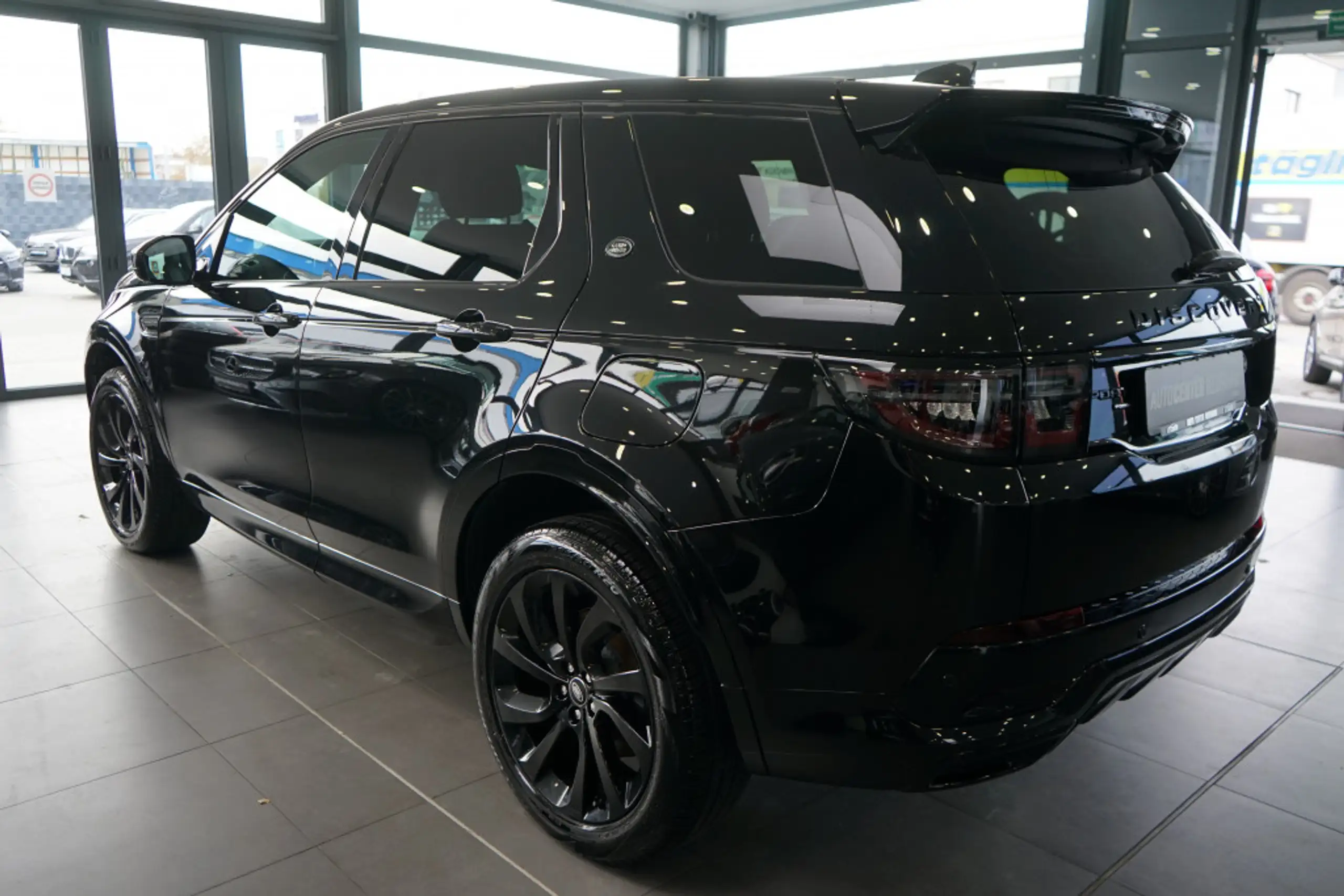 Land Rover - Discovery Sport