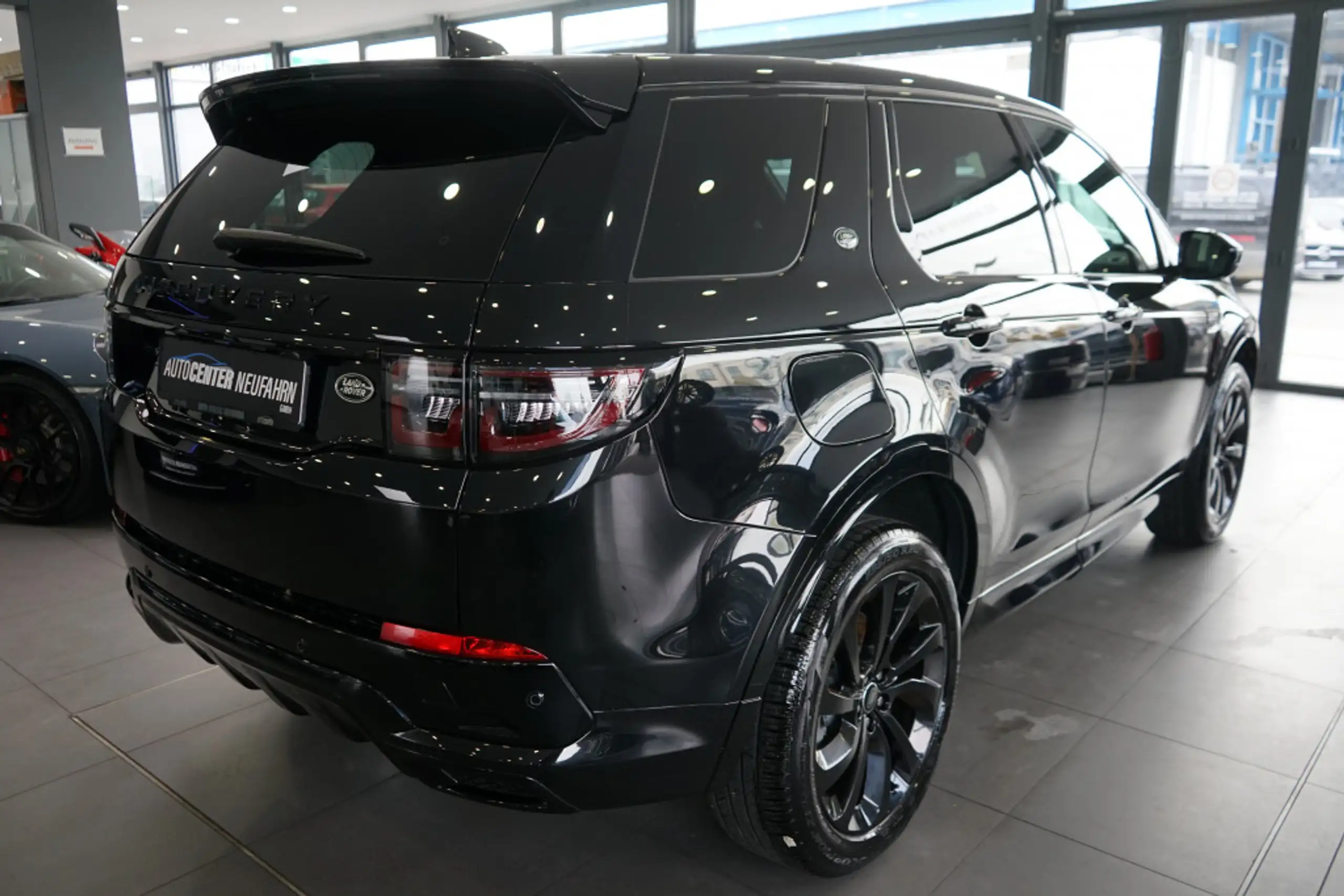 Land Rover - Discovery Sport