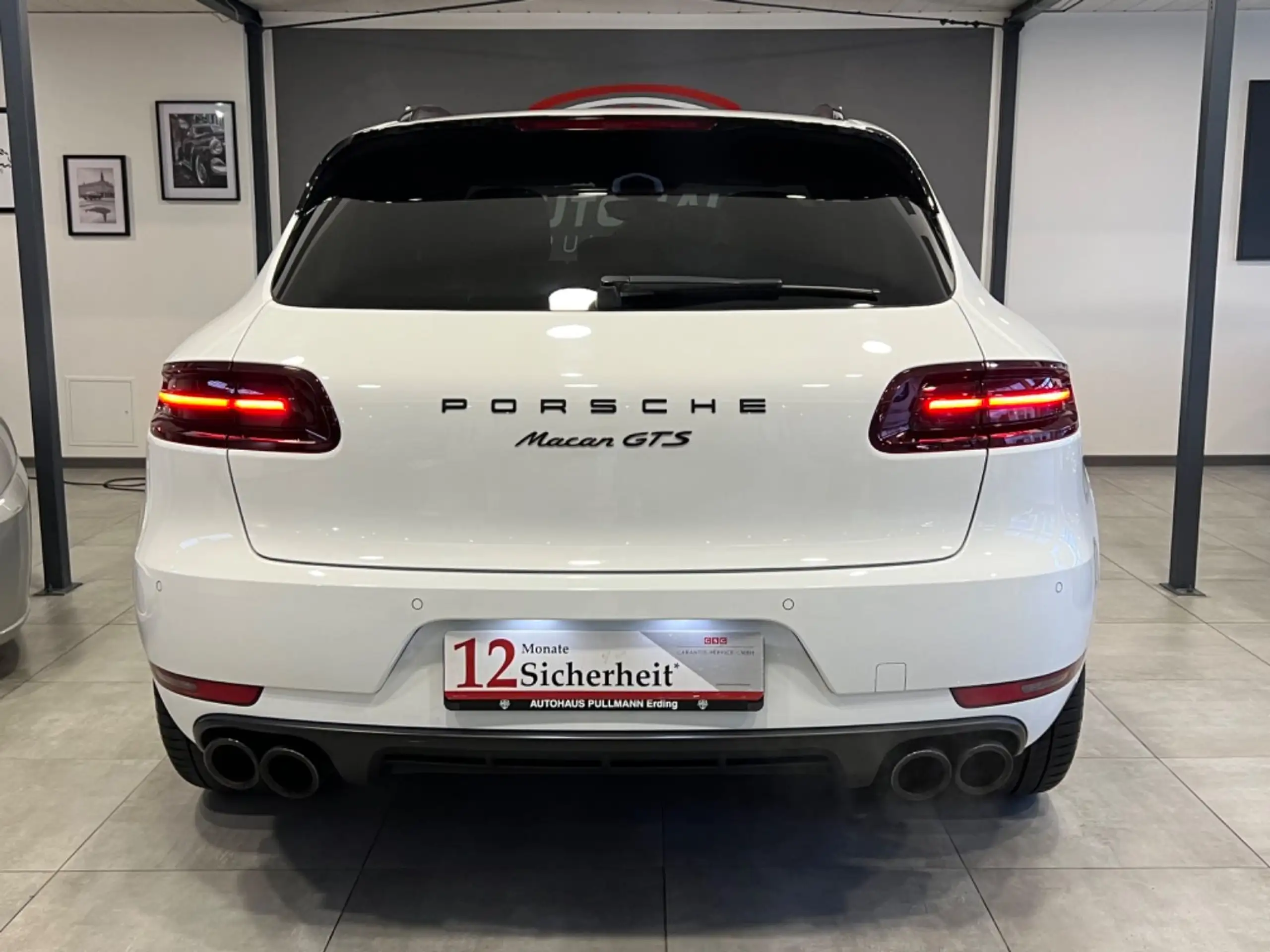 Porsche - Macan