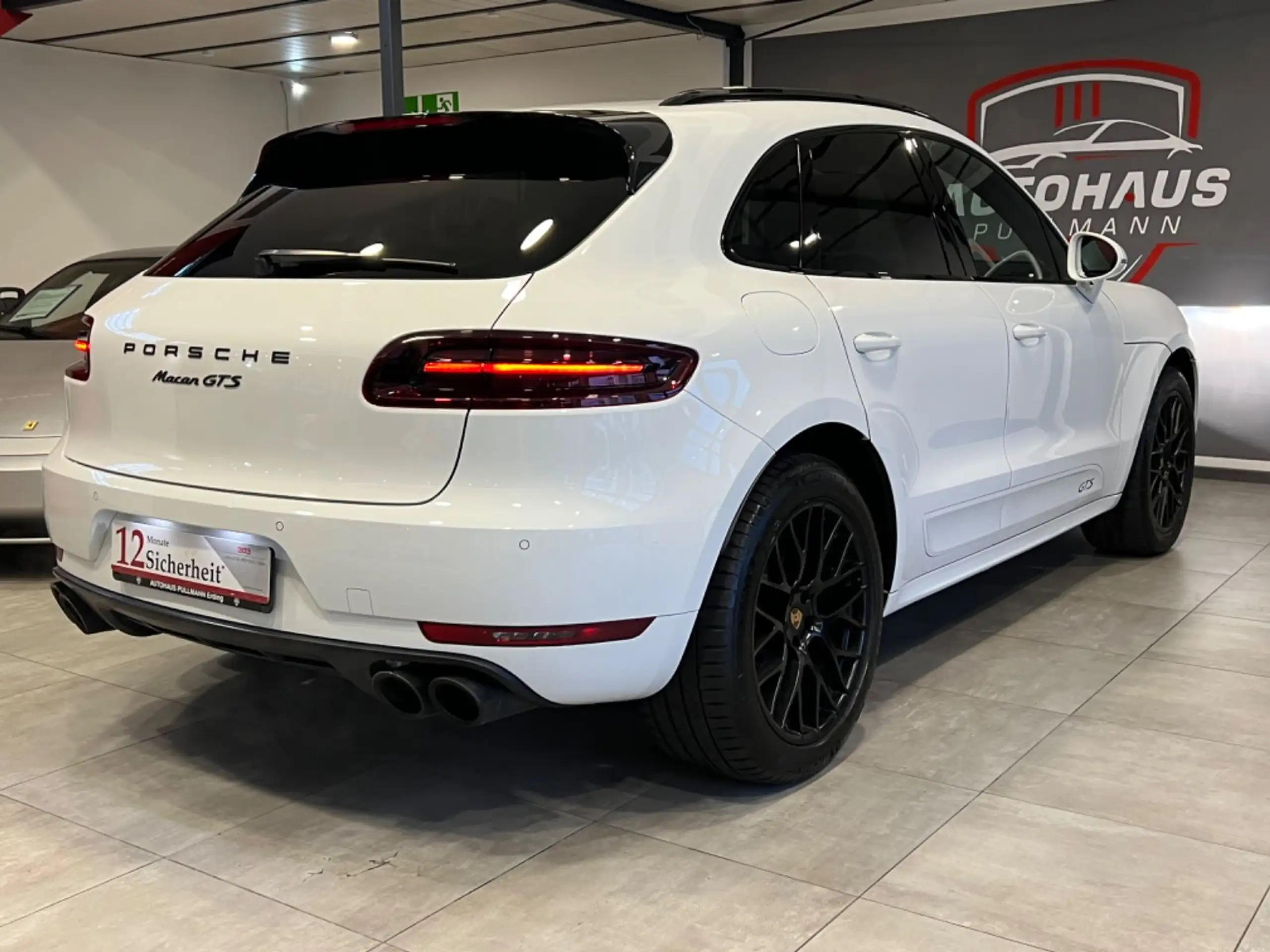 Porsche - Macan