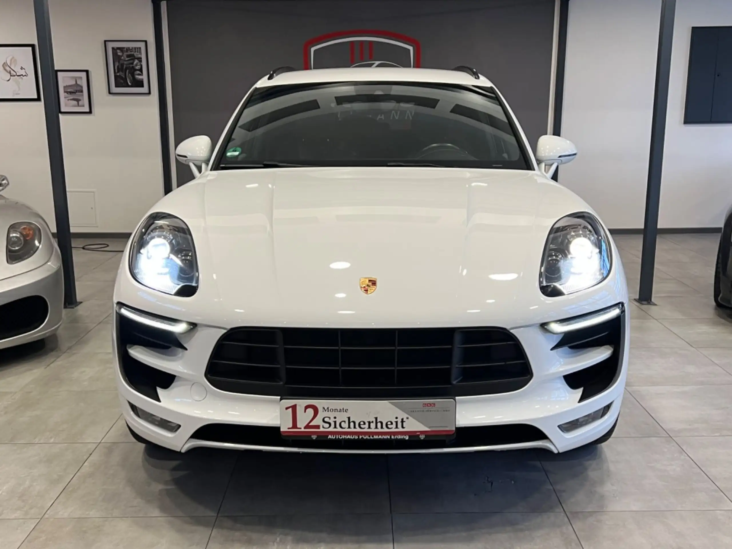 Porsche - Macan