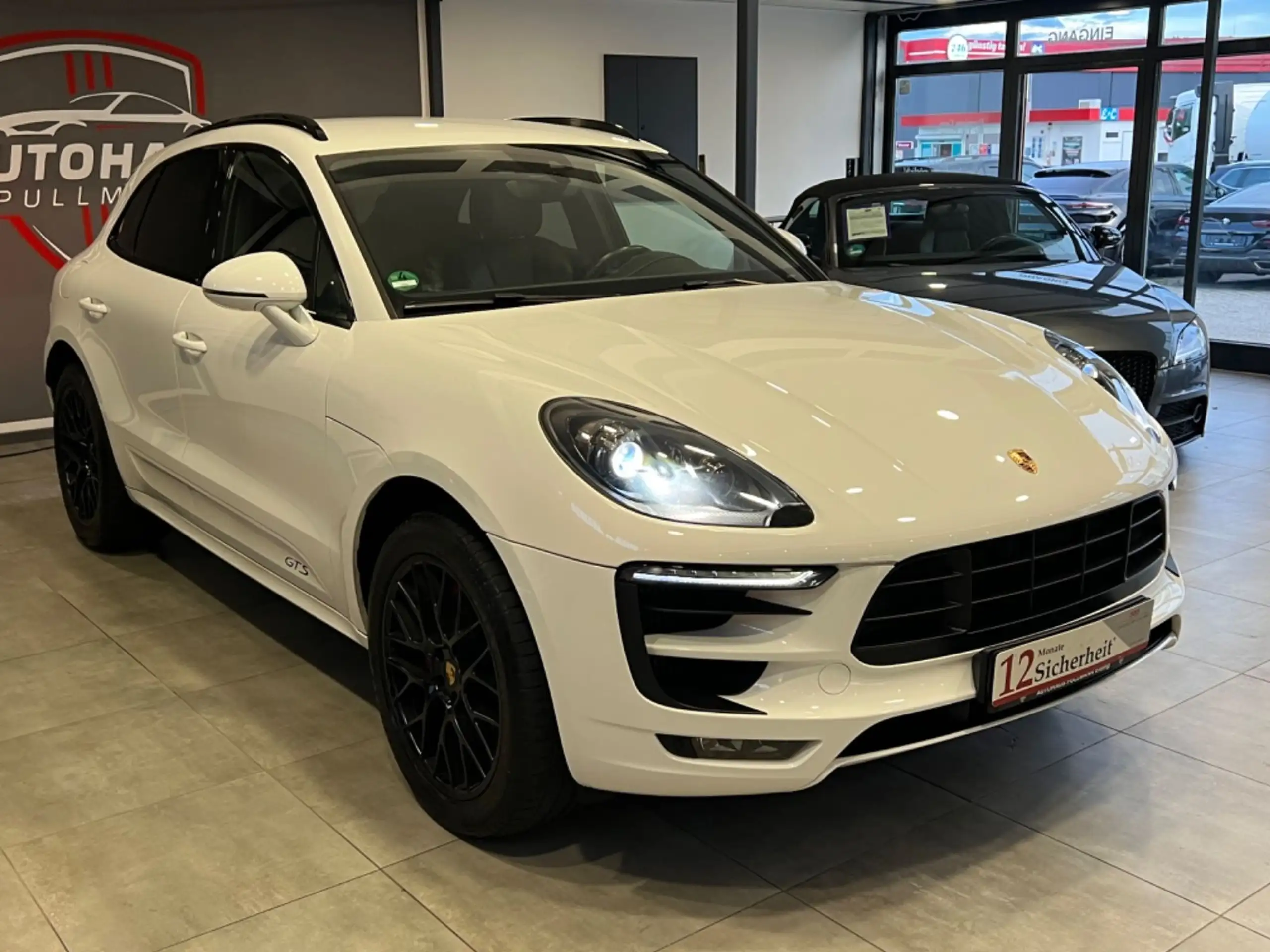 Porsche - Macan